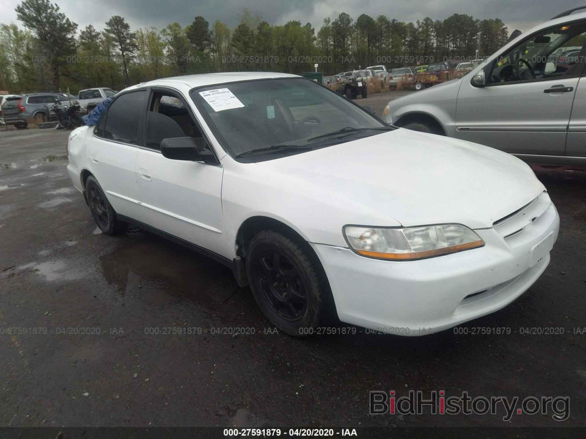 Photo 1HGCG6659XA027492 - HONDA ACCORD 1999