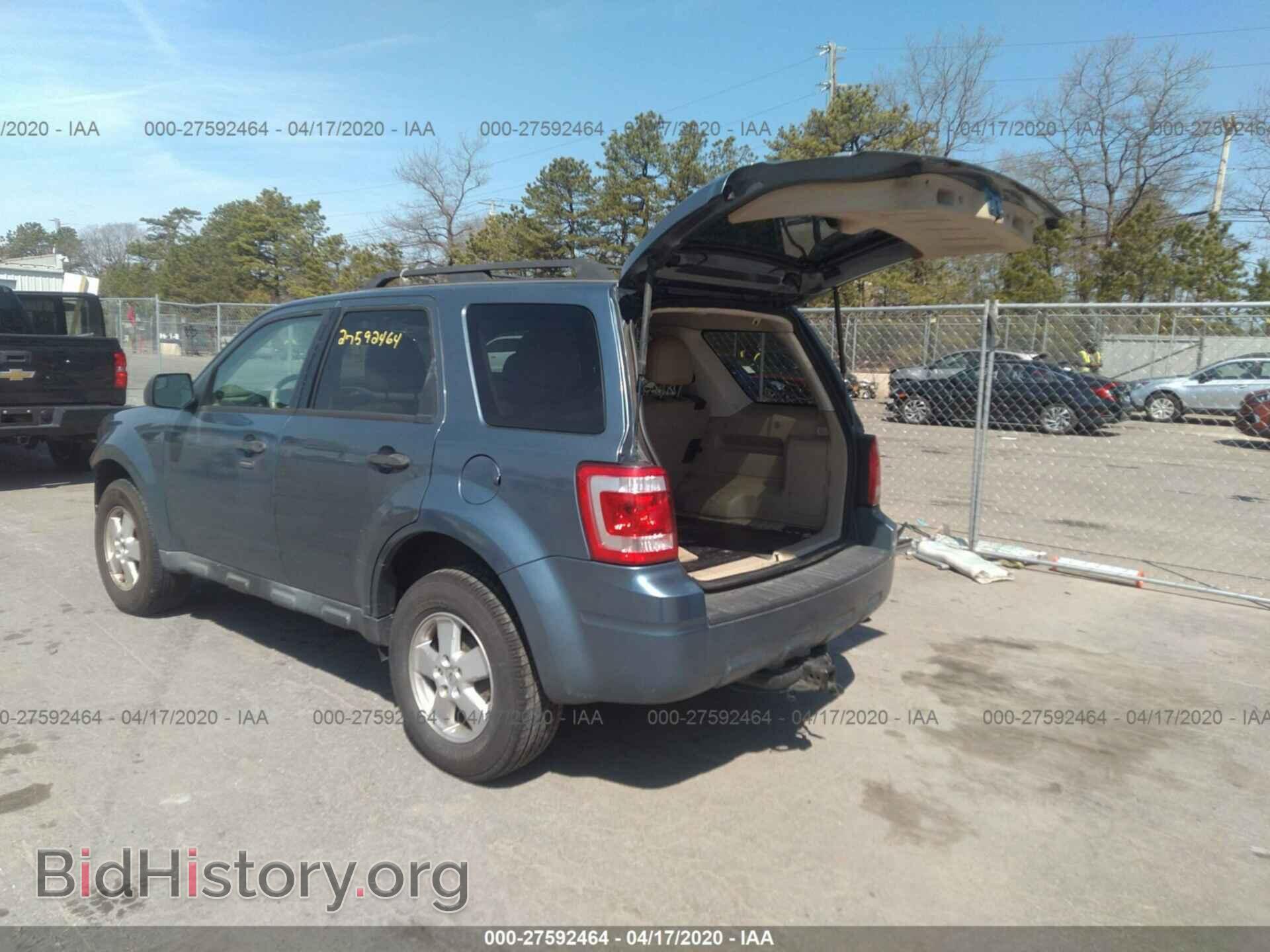 2011 FORD ESCAPE - VIN: 1FMCU0D77BKB35374 - Фото 3