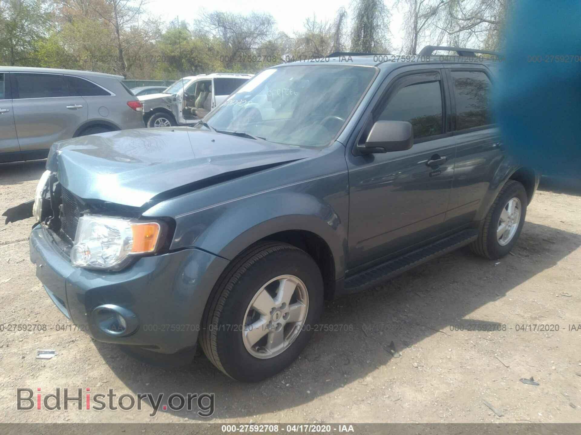 2011 FORD ESCAPE - VIN: 1FMCU0DG8BKC15993 - Фото 2
