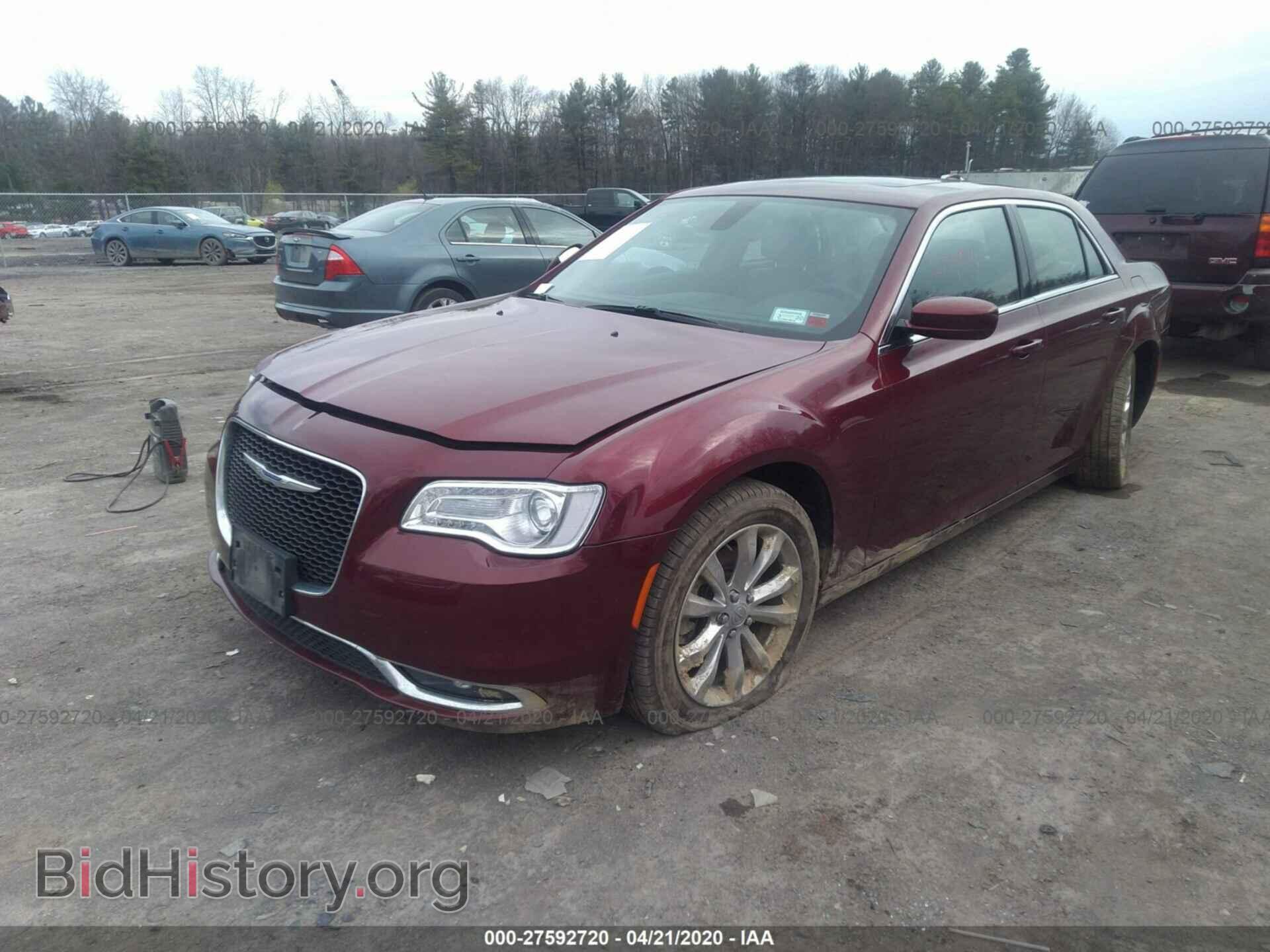 2017 CHRYSLER 300 - VIN: 2C3CCARG5HH586037 - Фото 2