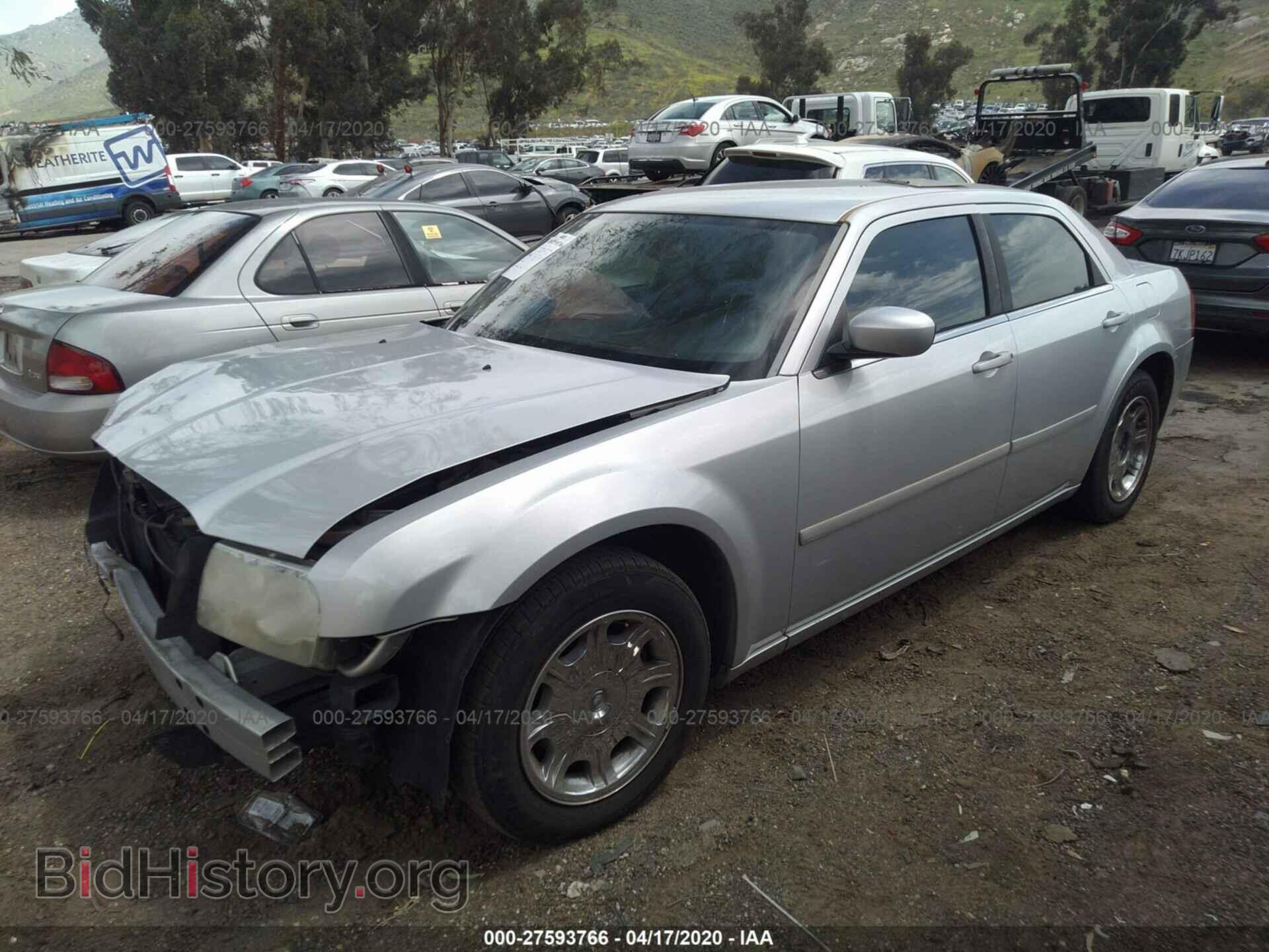 2005 CHRYSLER 300 - VIN: 2C3JA53G05H673191 - Фото 2