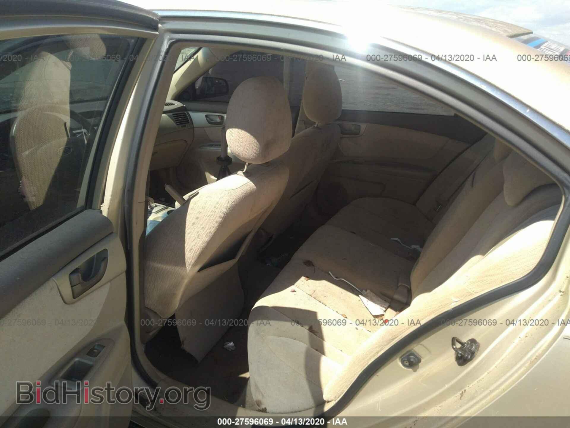 2006 KIA OPTIMA - VIN: KNAGE123165061976 - Фото 8