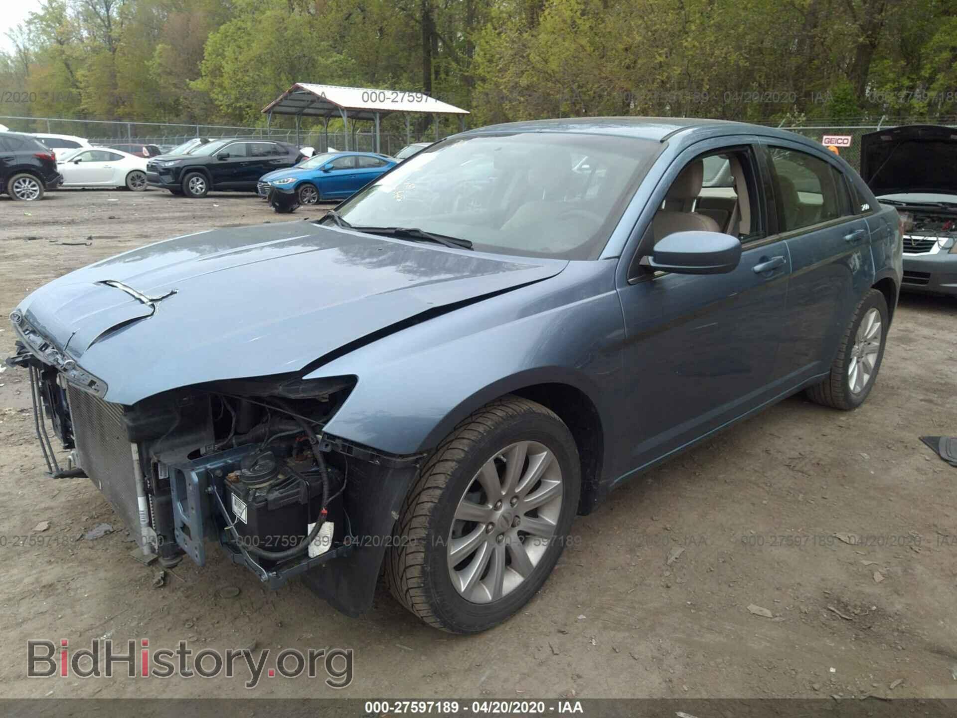 2011 CHRYSLER 200 - VIN: 1C3BC1FG6BN555183 - Photo 2