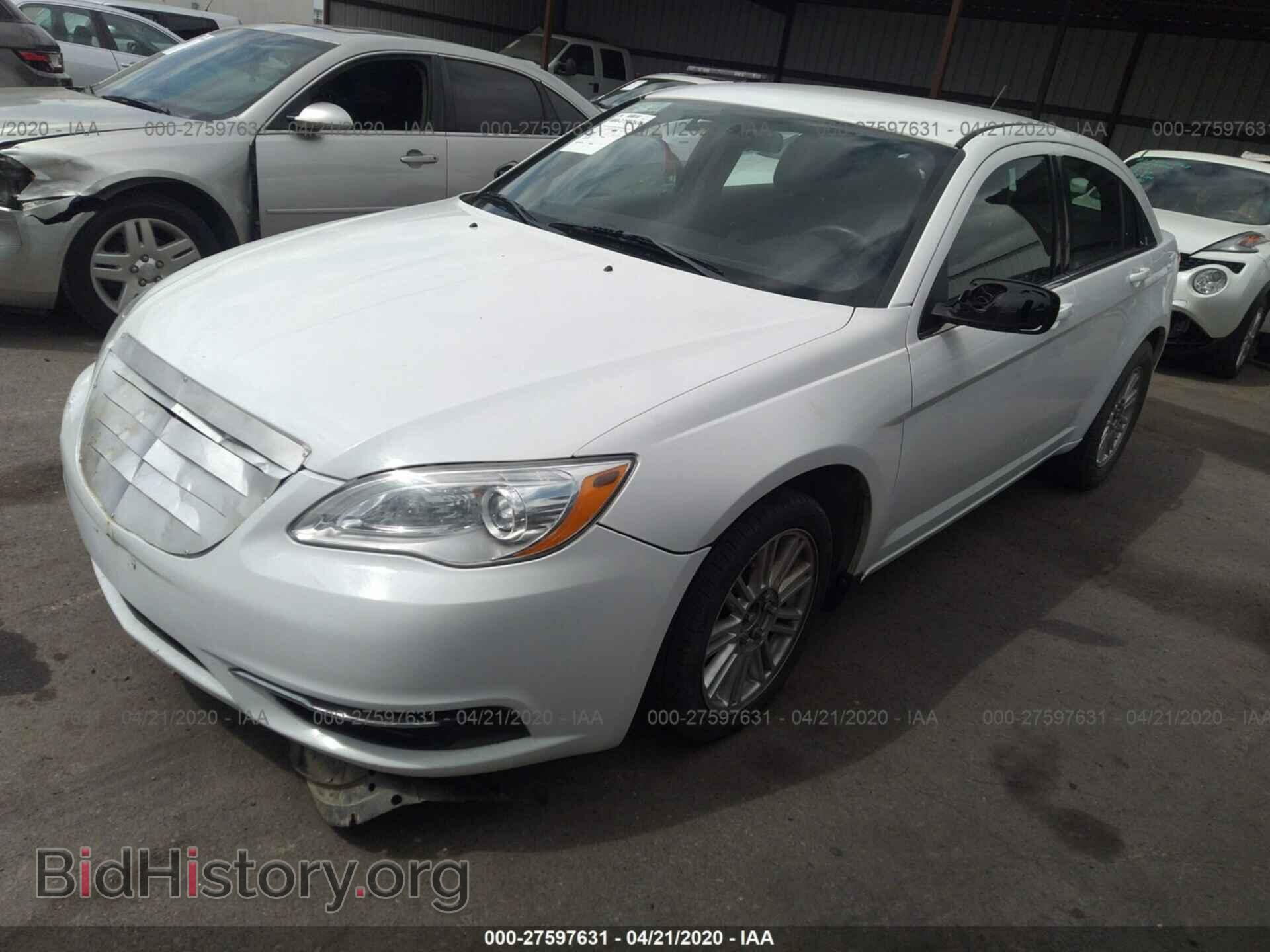 2013 CHRYSLER 200 - VIN: 1C3CCBAB4DN691255 - Фото 2