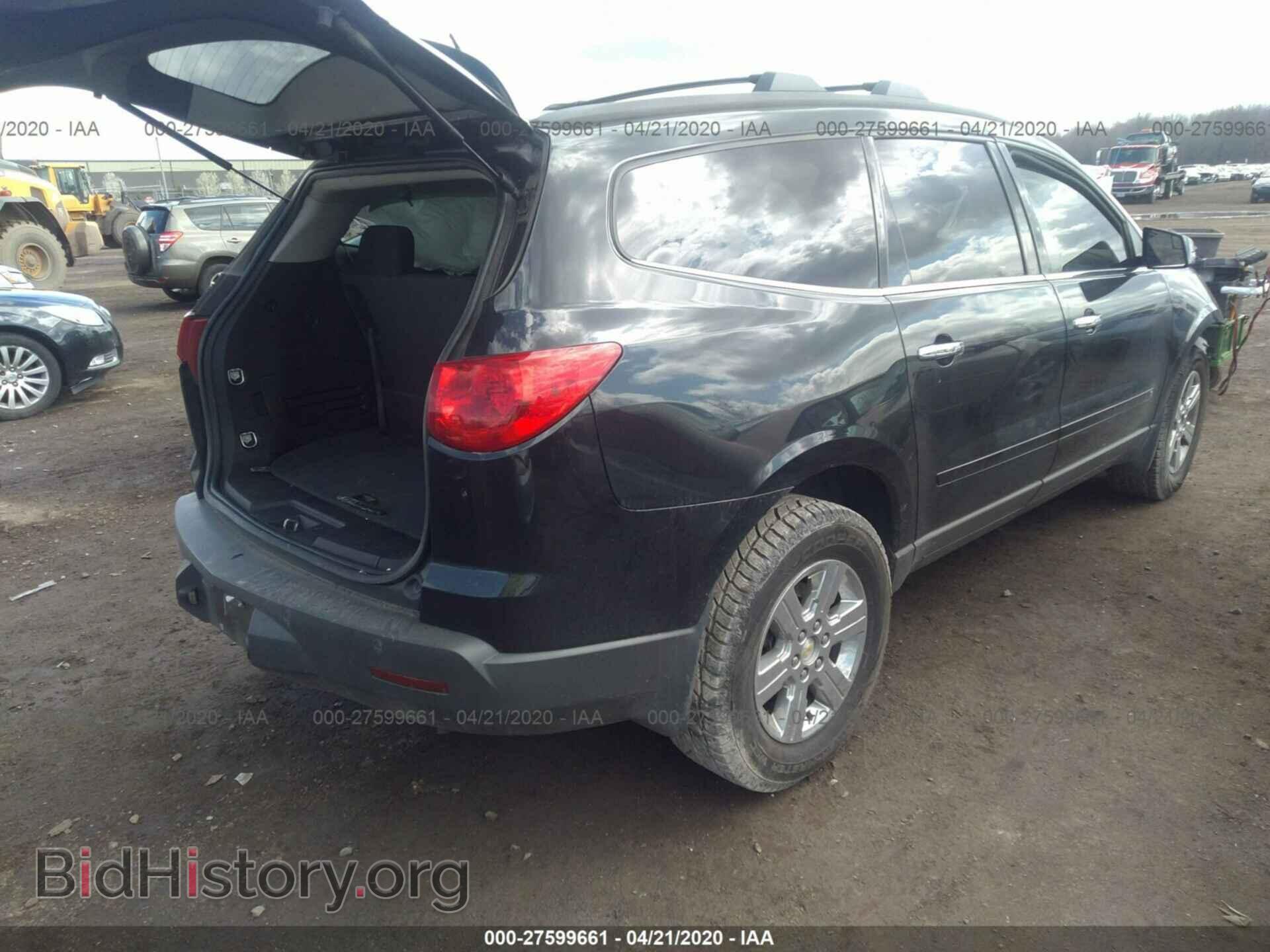 2010 CHEVROLET TRAVERSE - VIN: 1GNLRFED5AS119838 - Фото 4