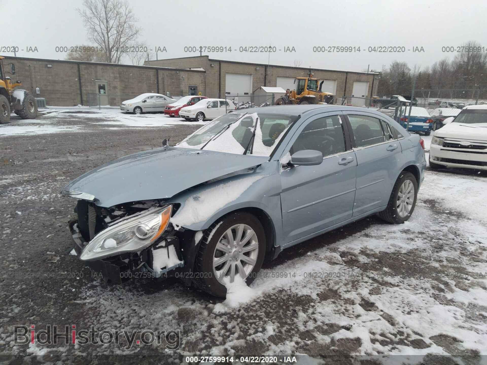 2013 CHRYSLER 200 - VIN: 1C3CCBBBXDN635786 - Фото 2