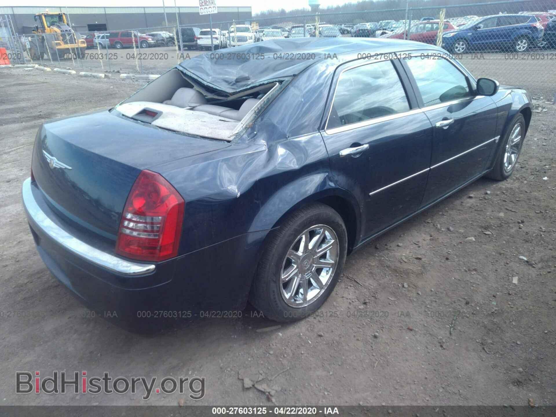 2005 CHRYSLER 300C - VIN: 2C3AA63HX5H666537 - Фото 4