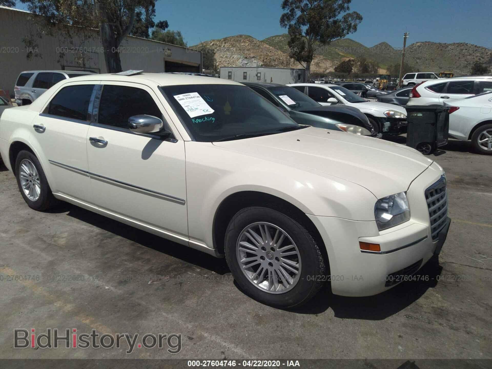 Photo 2C3CA5CV2AH119376 - CHRYSLER 300 2010