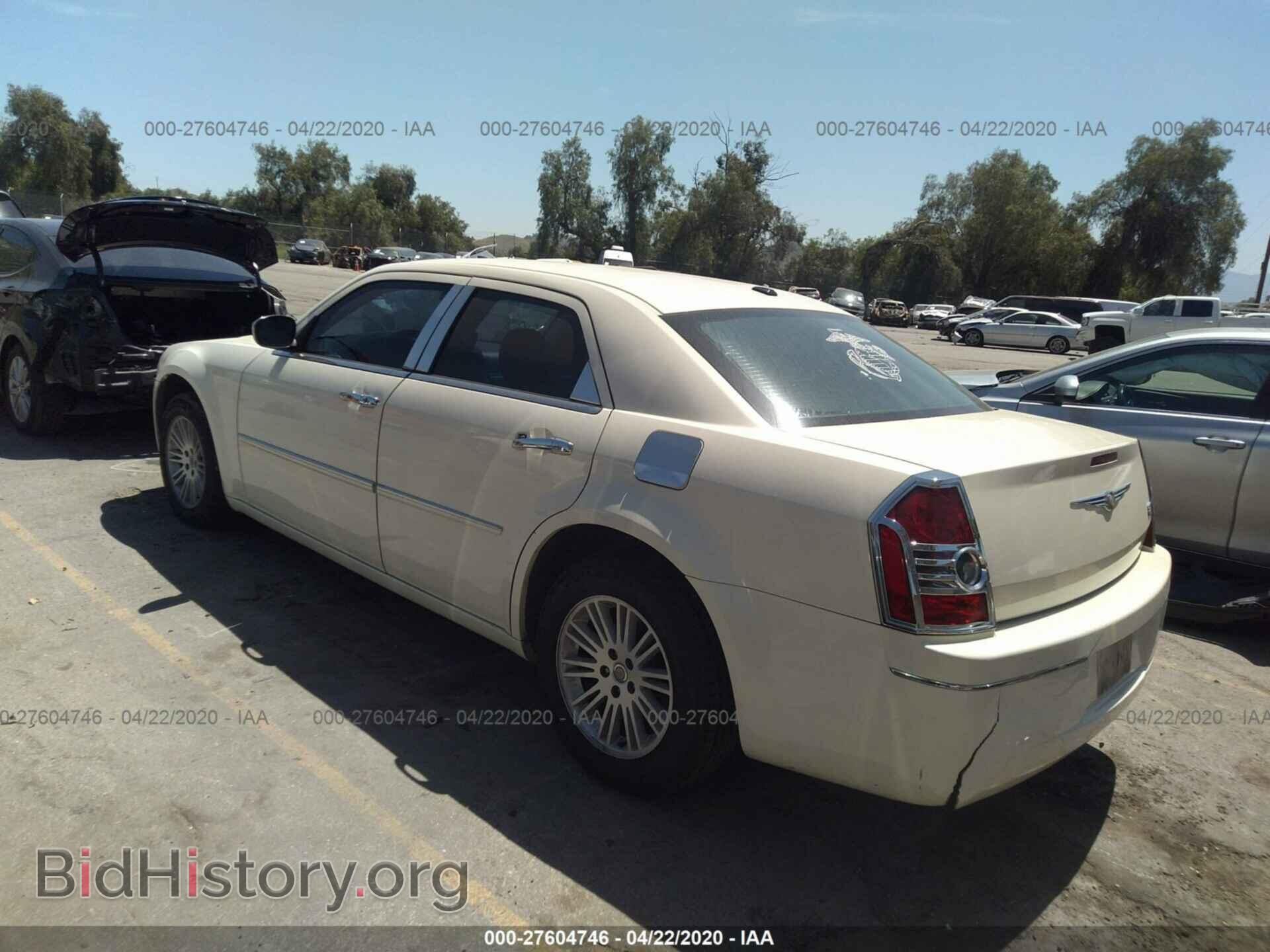 2010 CHRYSLER 300 - VIN: 2C3CA5CV2AH119376 - Фото 3