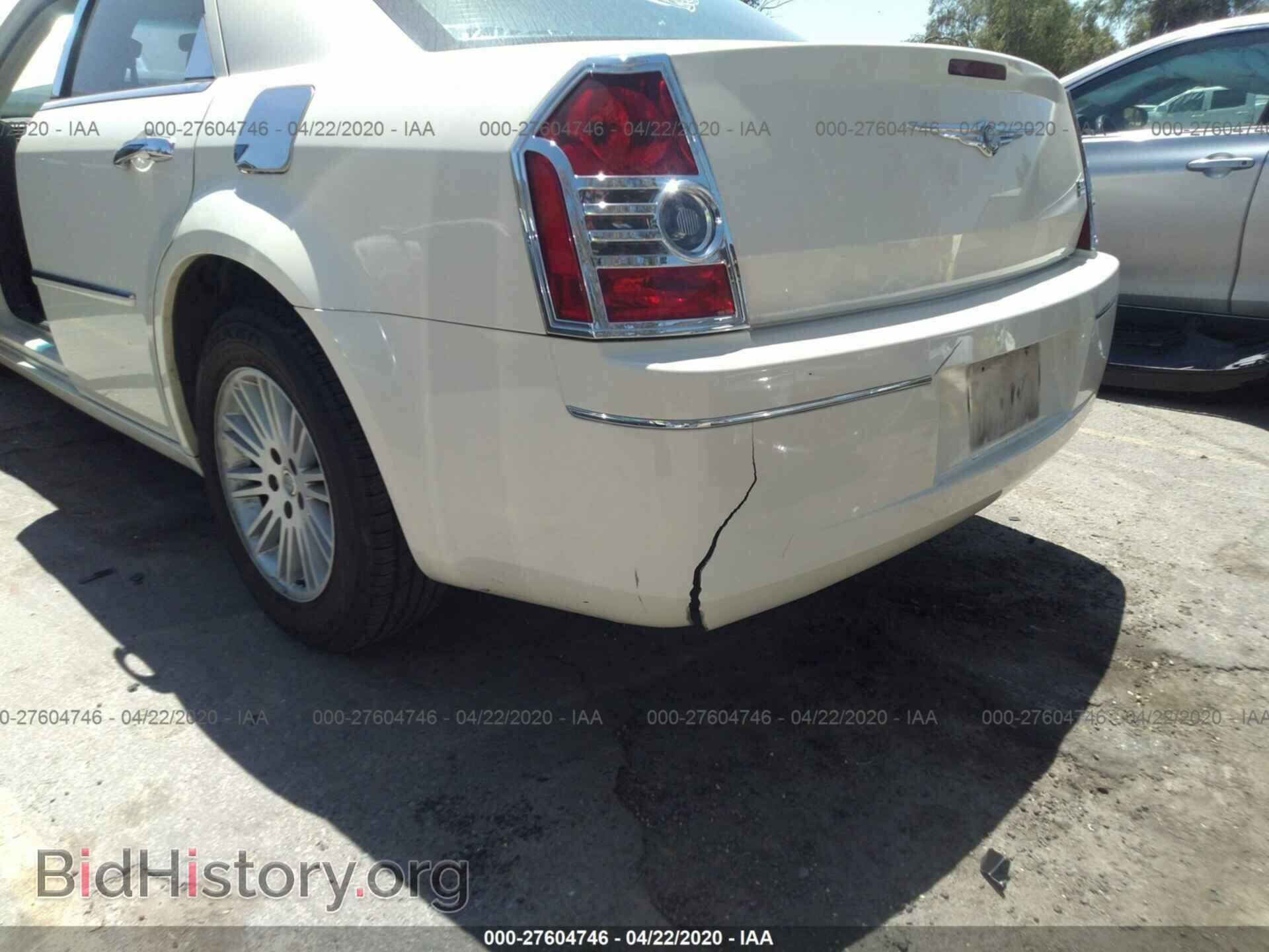 2010 CHRYSLER 300 - VIN: 2C3CA5CV2AH119376 - Фото 6