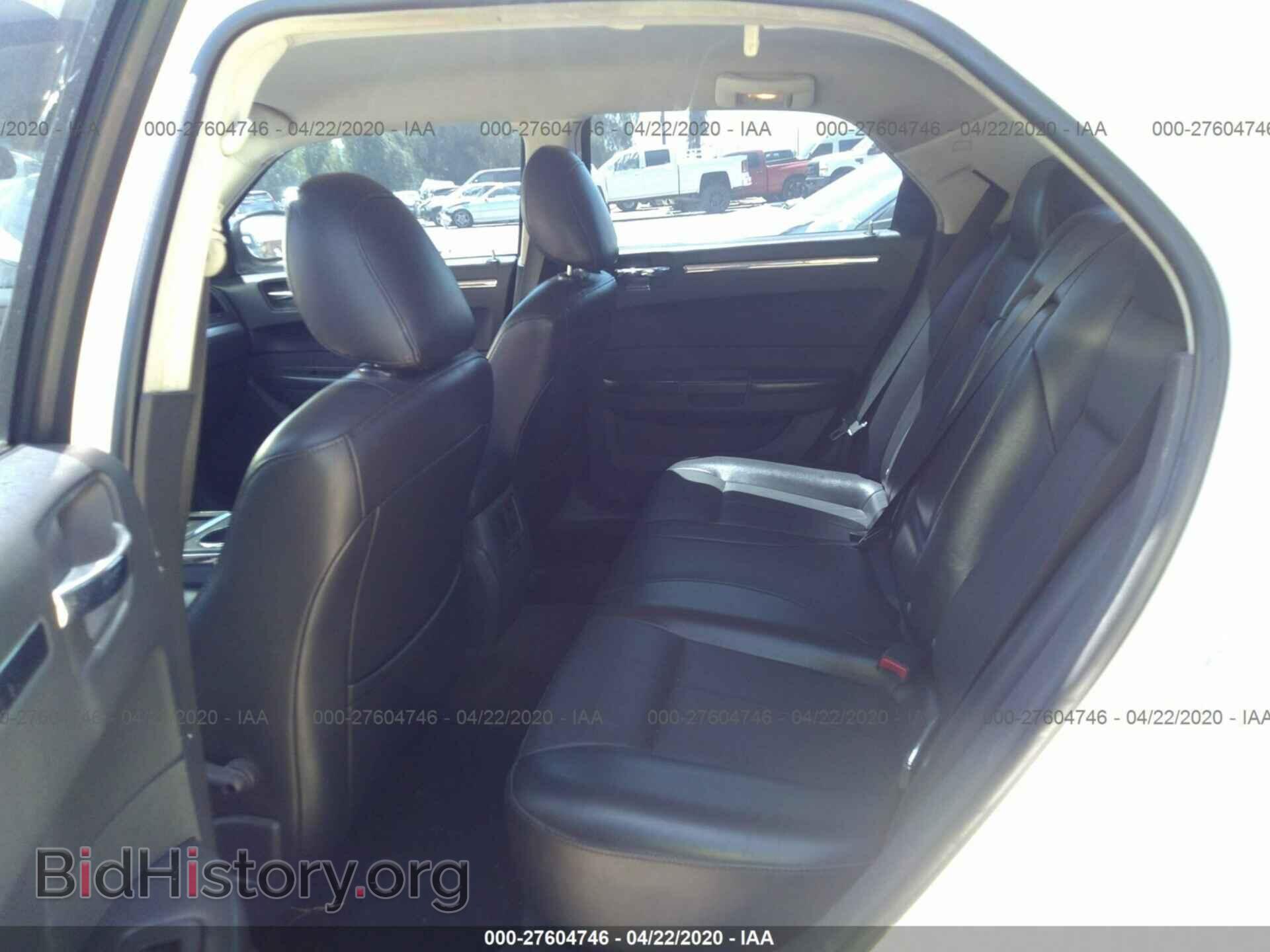 2010 CHRYSLER 300 - VIN: 2C3CA5CV2AH119376 - Фото 8