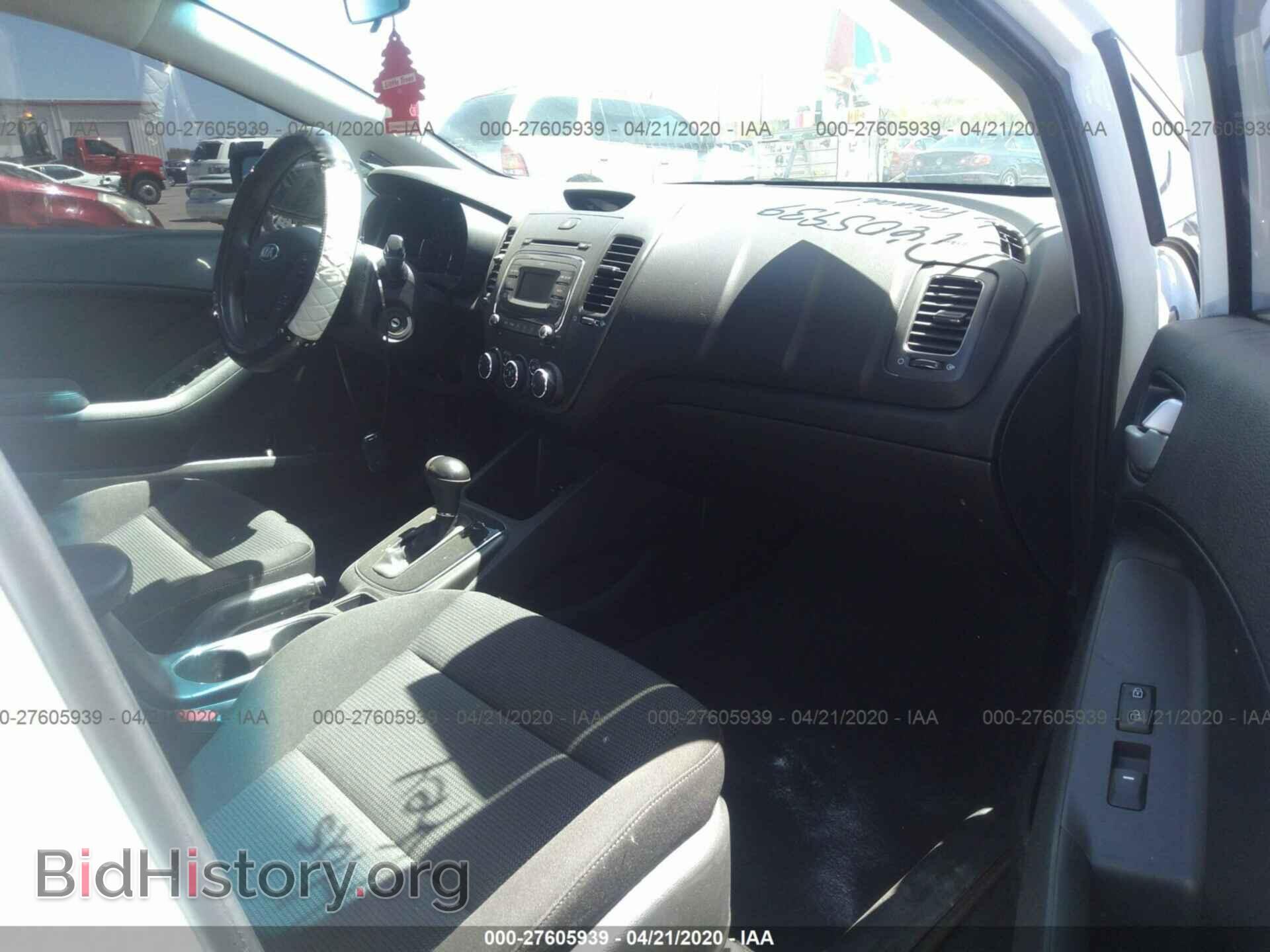 2017 KIA FORTE - VIN: 3KPFK4A72HE093761 - Photo 5