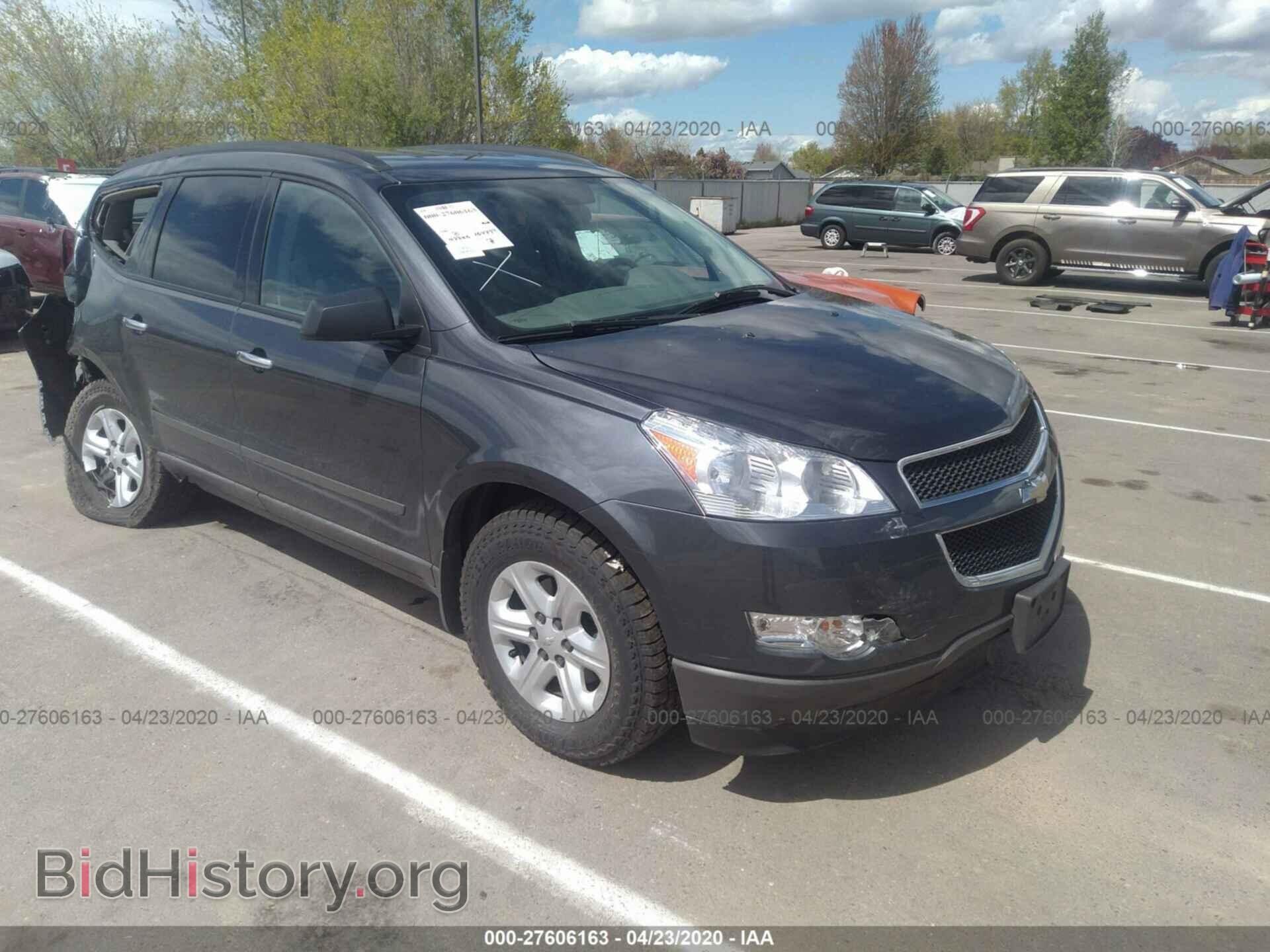 Photo 1GNKRFED2CJ326899 - CHEVROLET TRAVERSE 2012