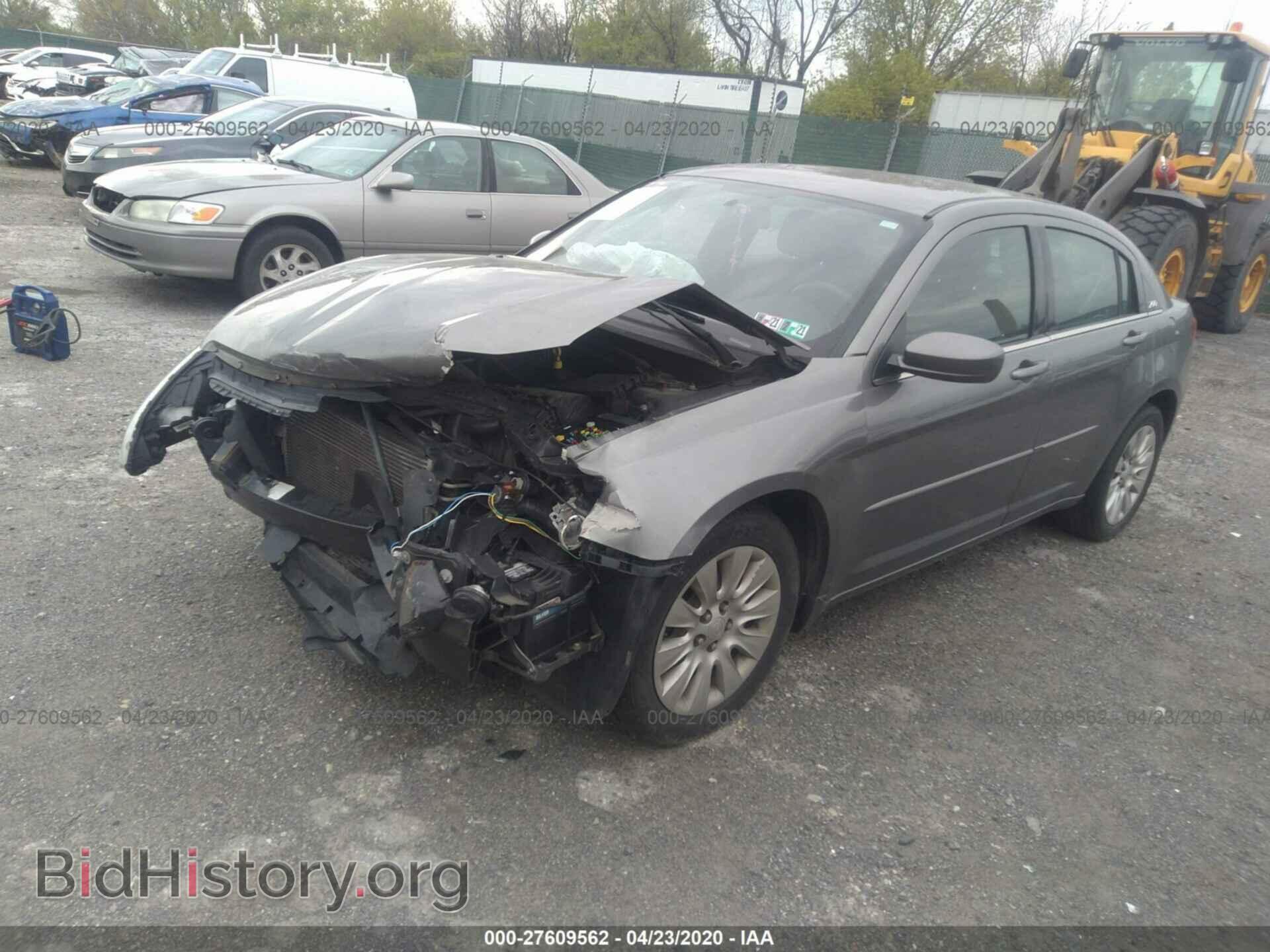 2012 CHRYSLER 200 - VIN: 1C3CCBAB3CN273106 - Photo 2