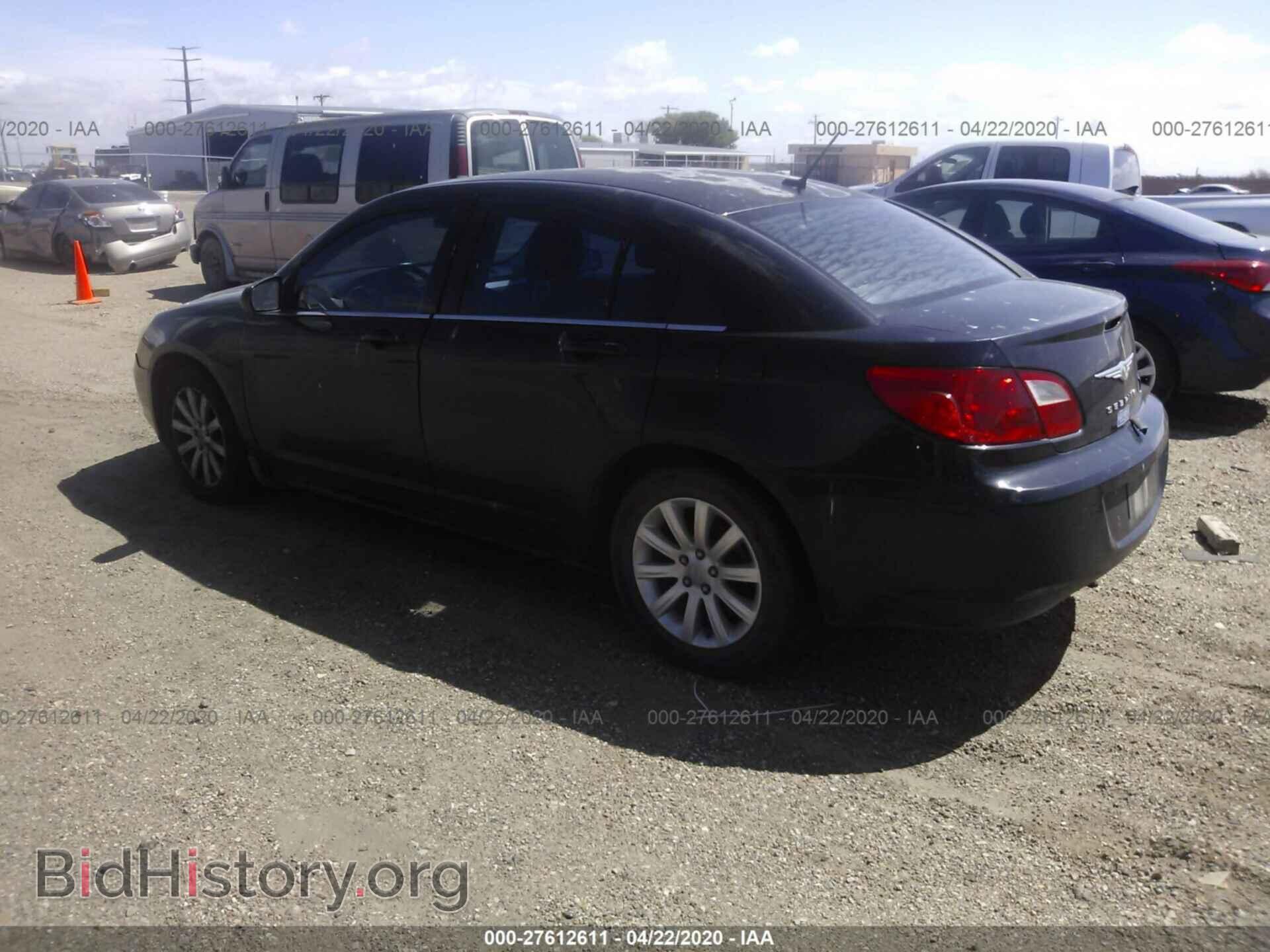 2010 CHRYSLER SEBRING - VIN: 1C3CC5FB1AN212828 - Фото 3