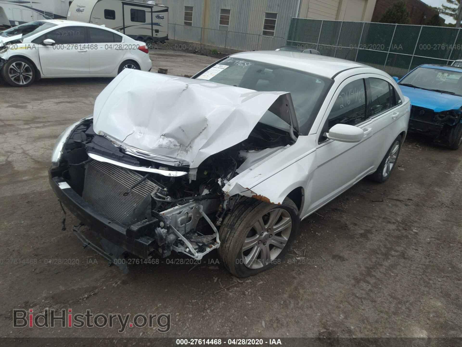2013 CHRYSLER 200 - VIN: 1C3CCBBB6DN692065 - Фото 2
