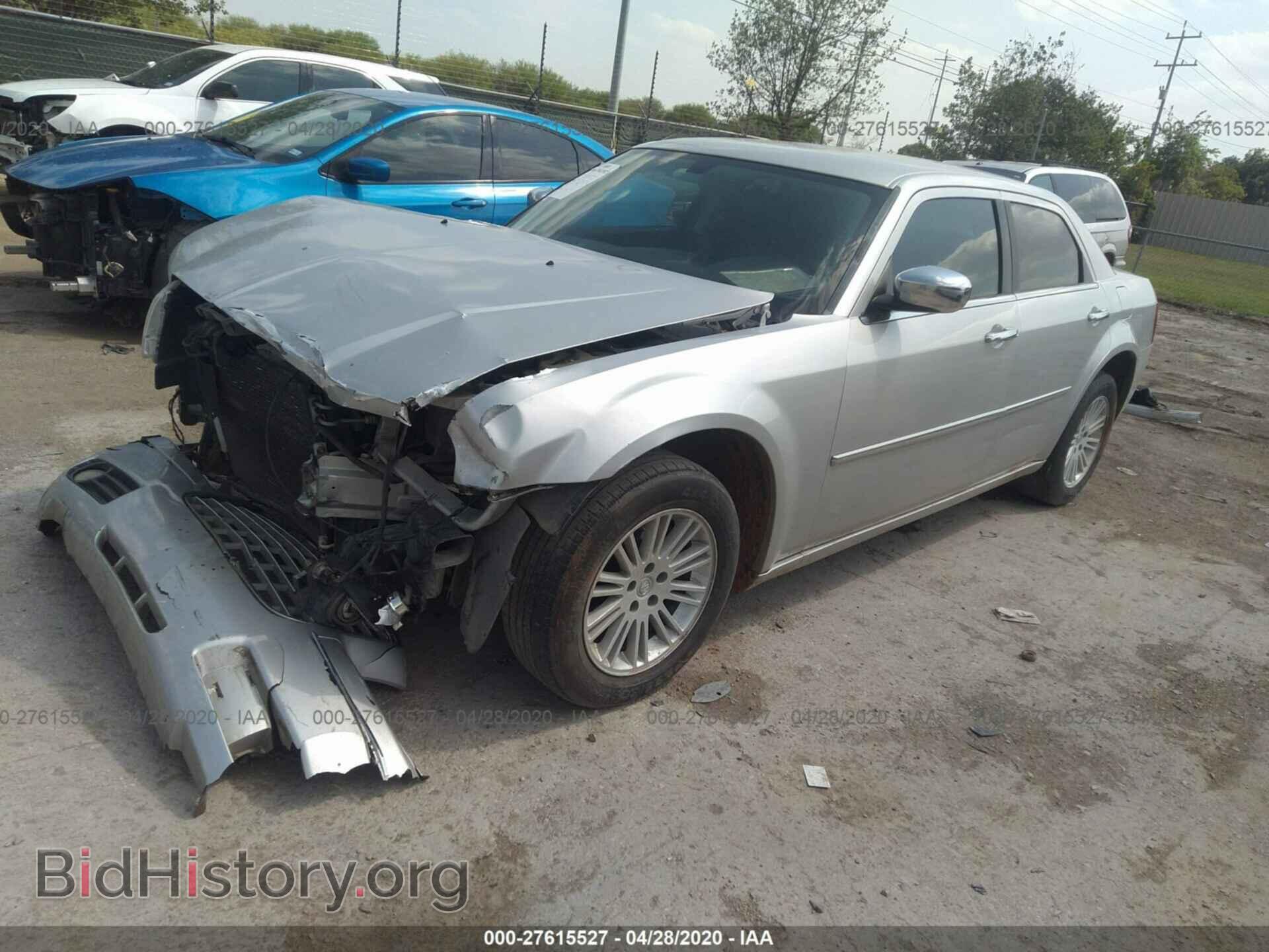2010 CHRYSLER 300 - VIN: 2C3CA5CV4AH191616 - Фото 2