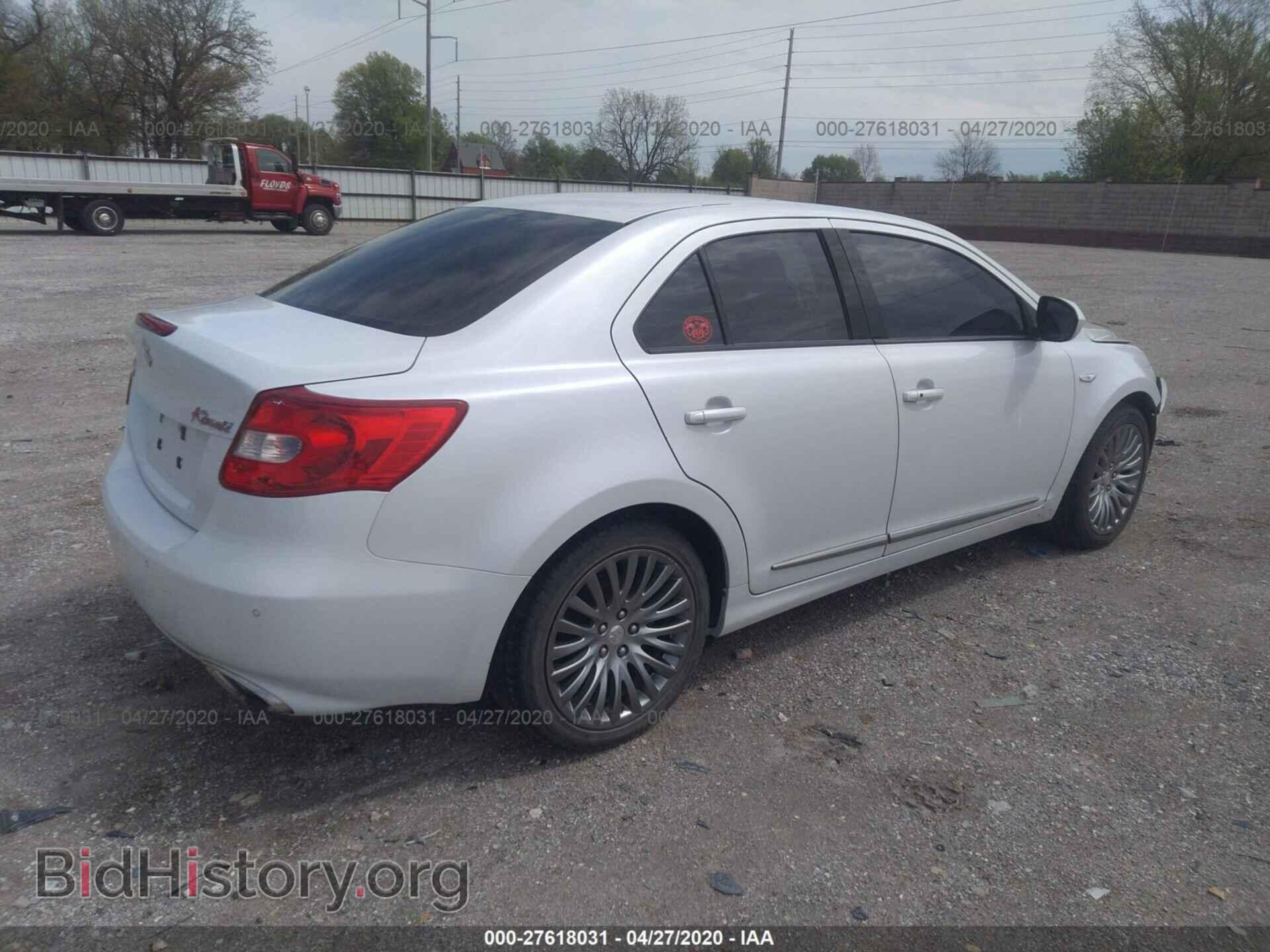 2010 SUZUKI KIZASHI - VIN: JS2RE9A78A6100618 - Photo 4