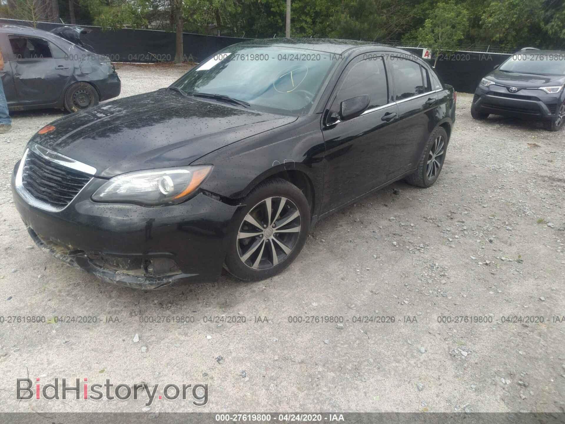 2013 CHRYSLER 200 - VIN: 1C3CCBBB2DN585112 - Фото 2