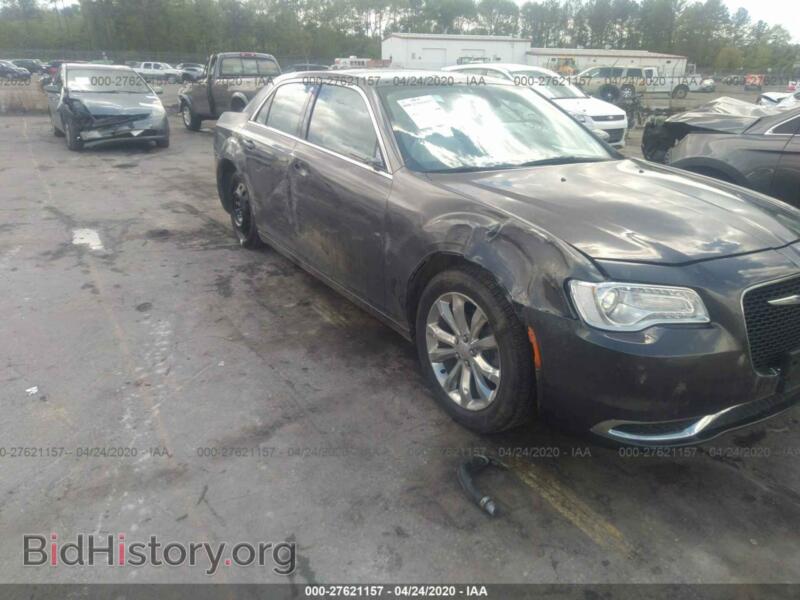 2017 Chrysler 300 Limited (VIN 2C3CCARGXHH588186) — photo 1 of 11, IAAI, damage: right side
