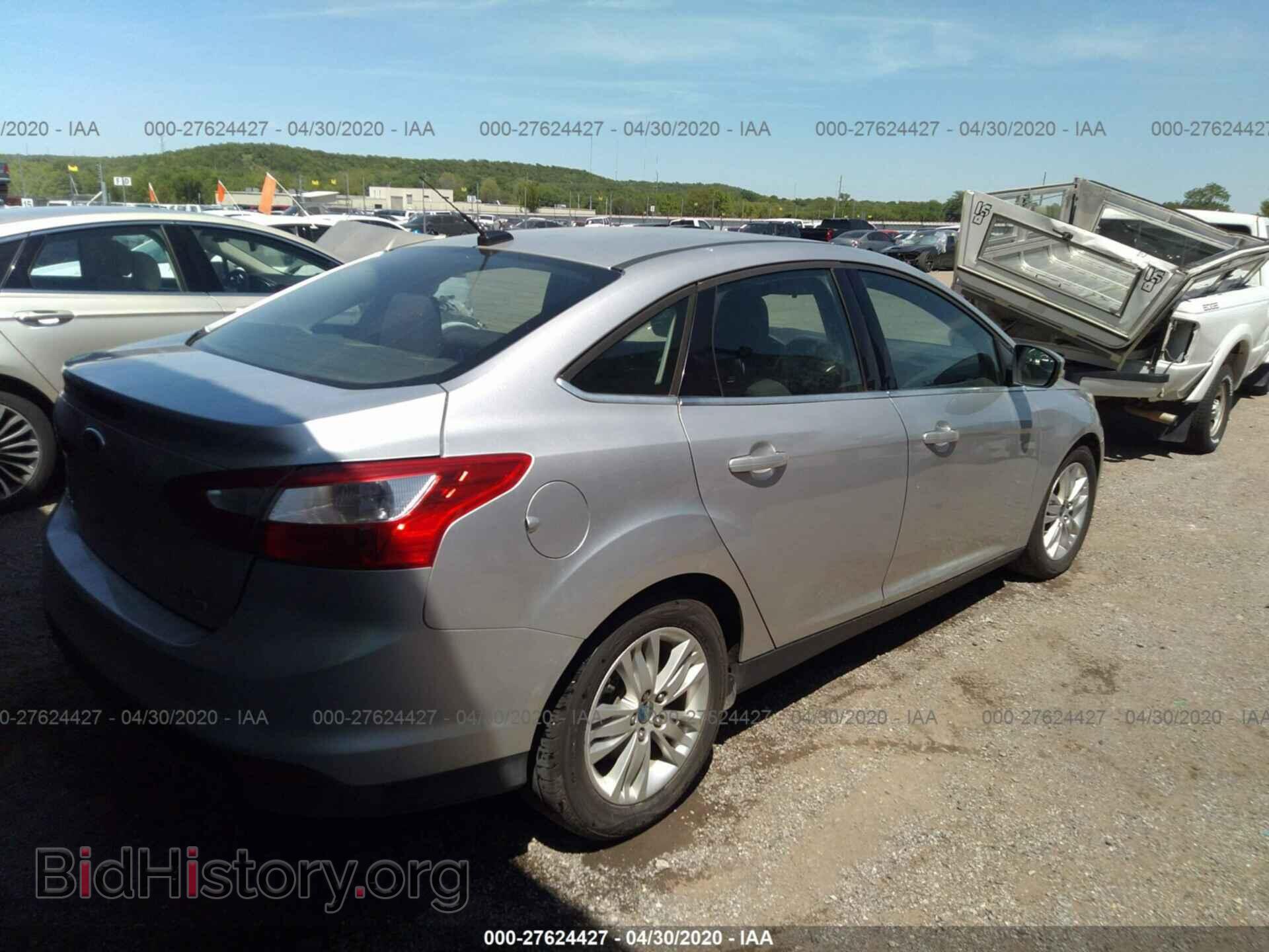 2012 Ford Focus - VIN: 1FAHP3H24CL371757 - Photo 4