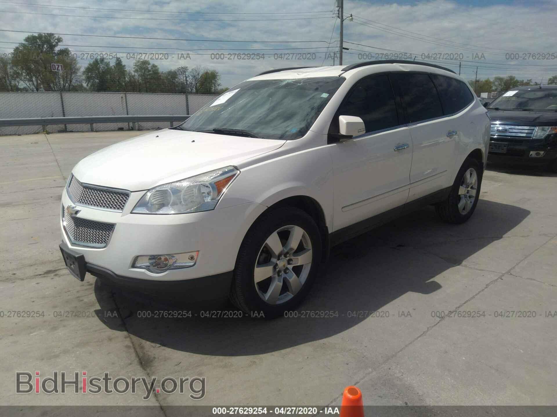 2011 CHEVROLET TRAVERSE - VIN: 1GNKRLED0BJ221663 - Photo 2