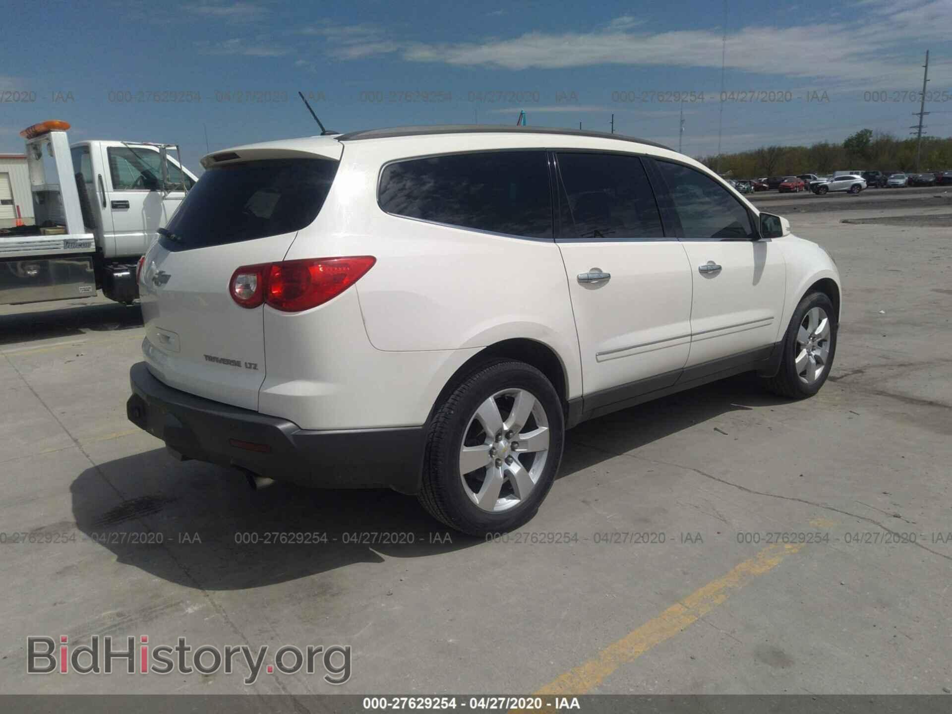 2011 CHEVROLET TRAVERSE - VIN: 1GNKRLED0BJ221663 - Photo 4