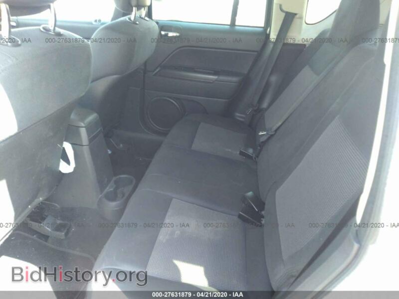 2012 Jeep COMPASS (VIN 1C4NJCEA3CD678048) — photo 8 of 10