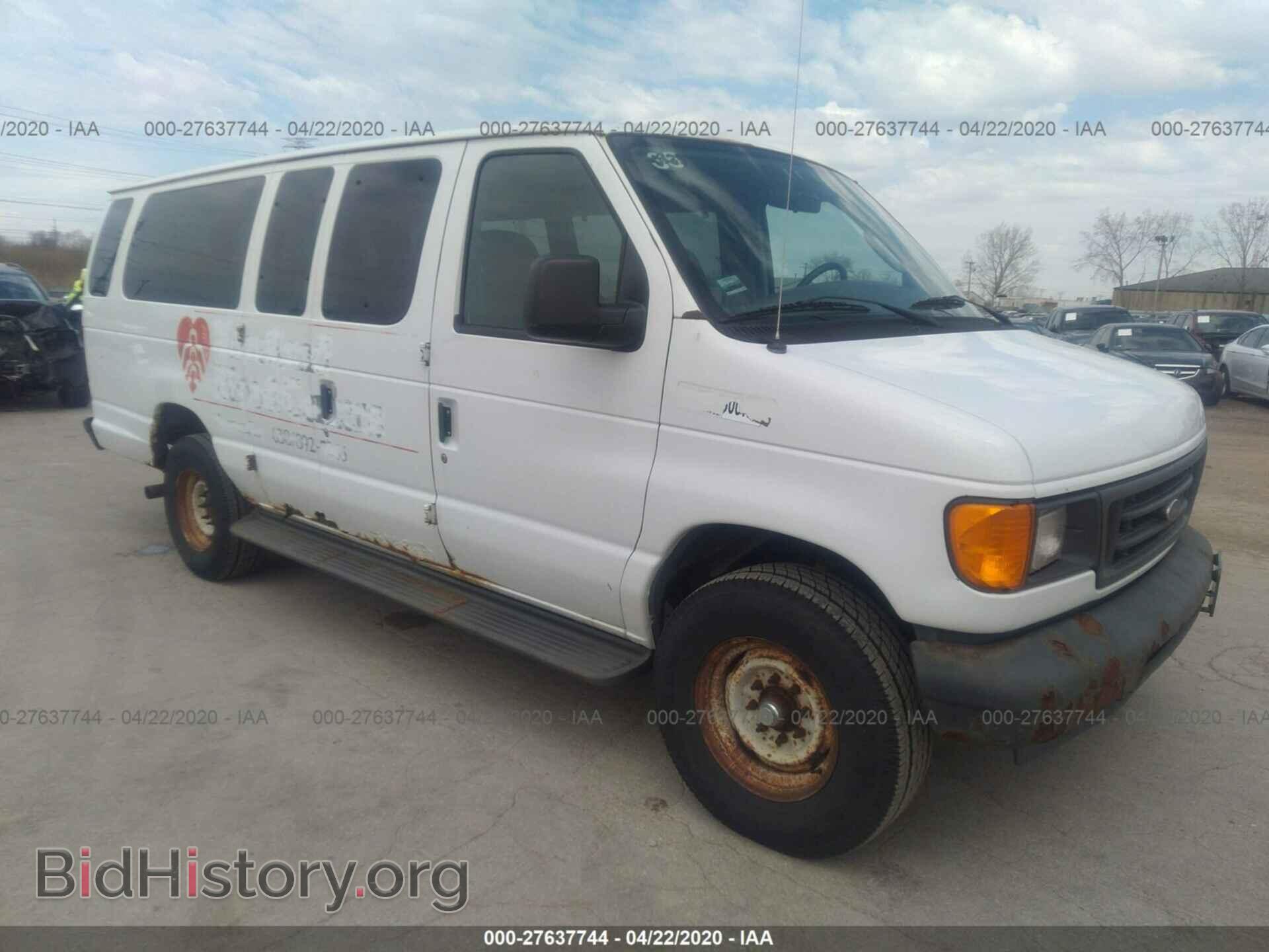 Photo 1FBSS31L54HA31219 - FORD ECONOLINE 2004