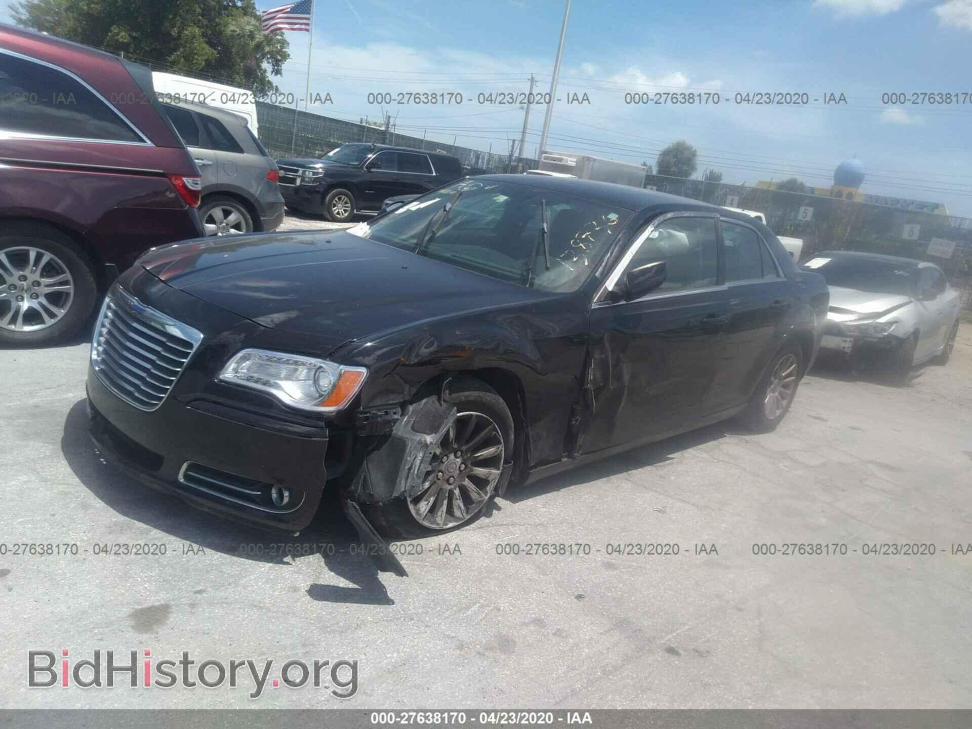 2014 CHRYSLER 300 - VIN: 2C3CCAAG6EH138736 - Фото 2