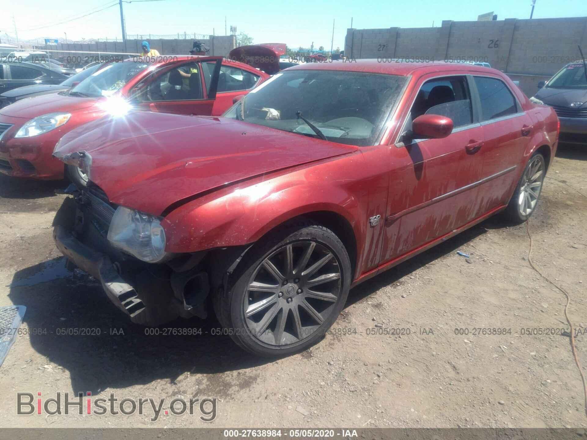 2007 CHRYSLER 300C - VIN: 2C3KA63H17H898516 - Фото 2