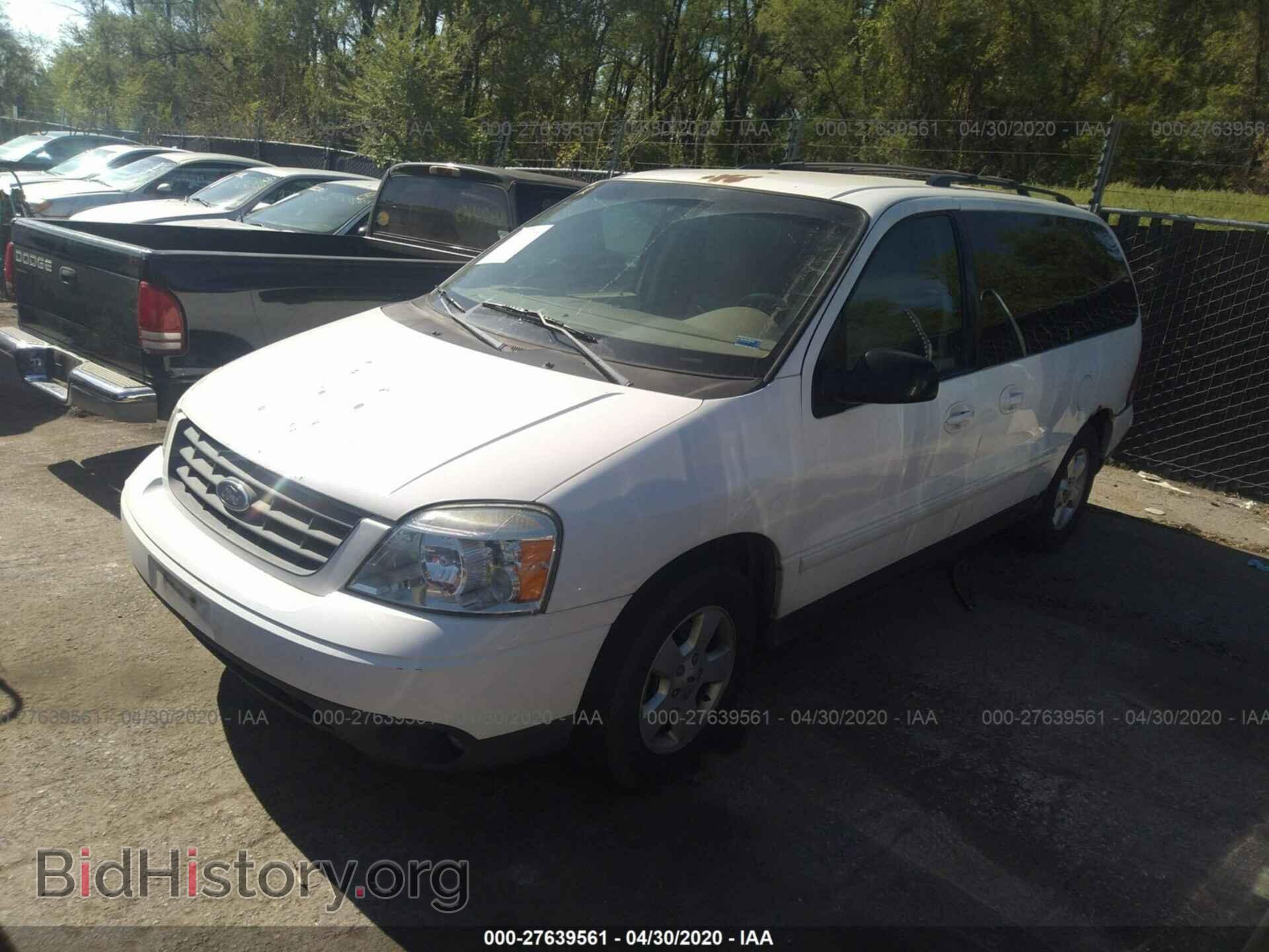 2005 FORD FREESTAR - VIN: 2FMZA57615BA58132 - Фото 2