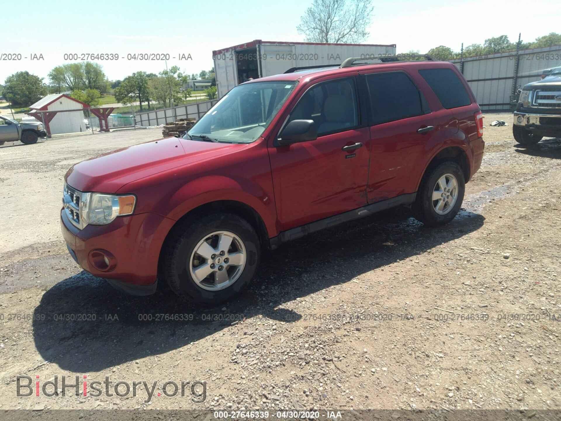 2011 FORD ESCAPE - VIN: 1FMCU0D74BKA36690 - Photo 2