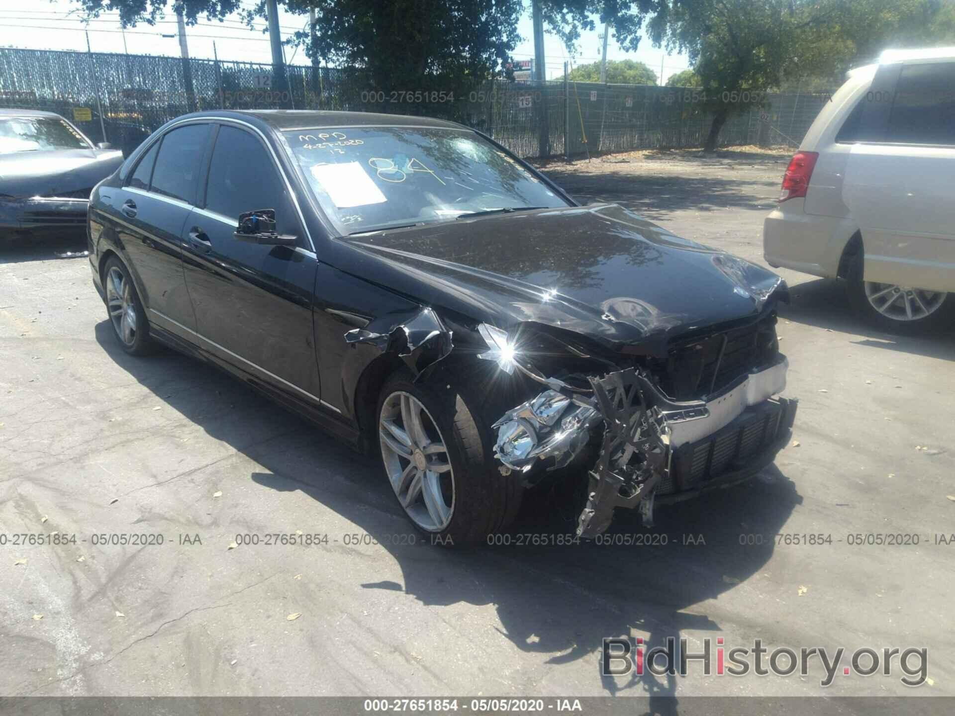 Photo WDDGF4HB5DA768184 - MERCEDES-BENZ C 2013