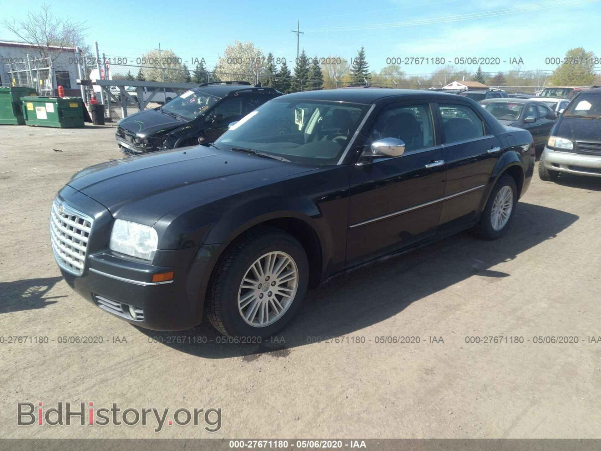 2010 CHRYSLER 300 - VIN: 2C3CA4CD2AH328523 - Фото 2