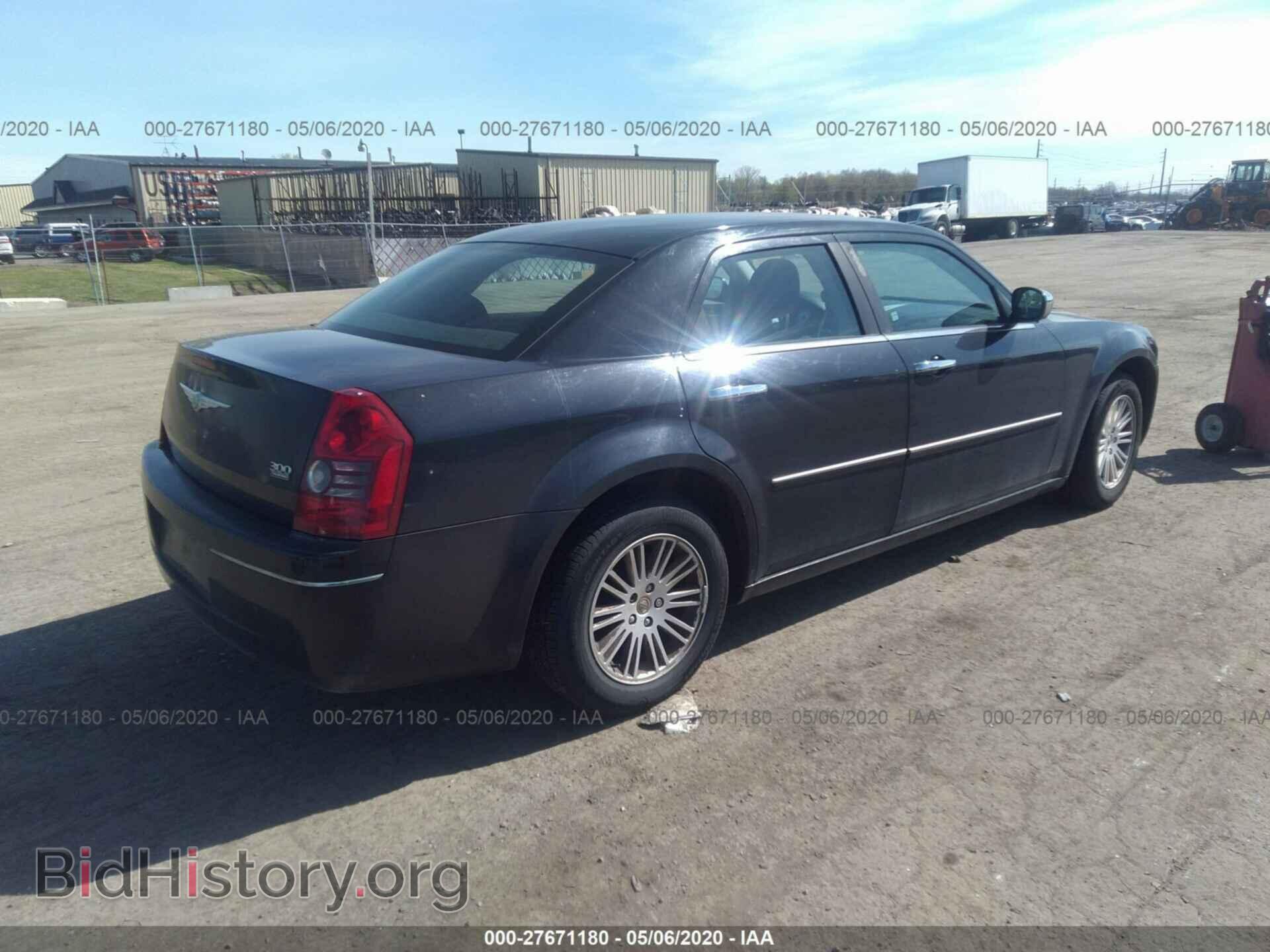 2010 CHRYSLER 300 - VIN: 2C3CA4CD2AH328523 - Фото 4