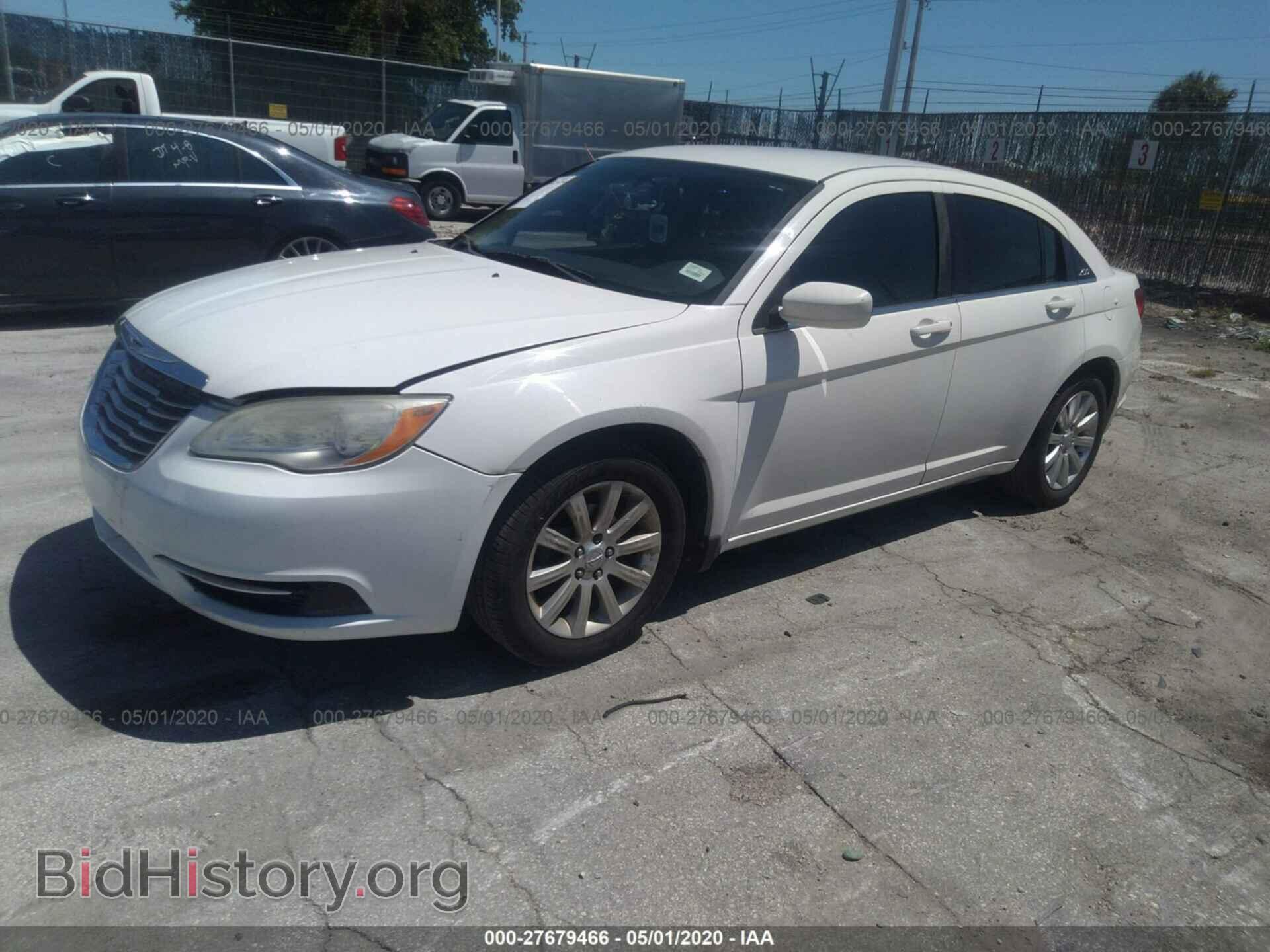 2011 CHRYSLER 200 - VIN: 1C3BC1FB6BN500348 - Фото 2