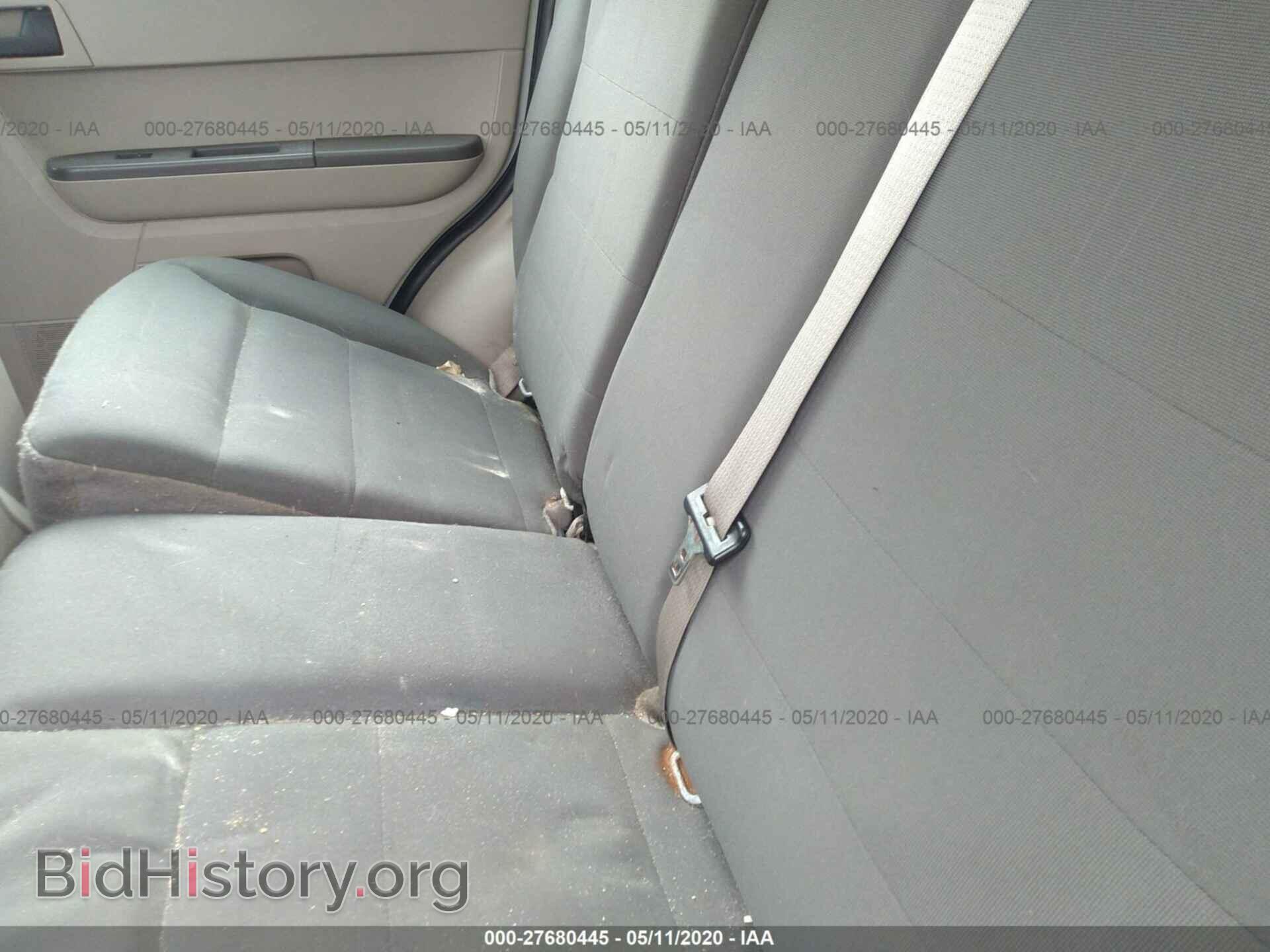 2011 FORD ESCAPE - VIN: 1FMCU0C74BKA28560 - Фото 8