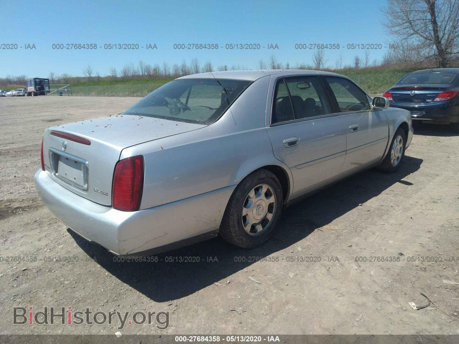 2002 Cadillac Deville - VIN: 1G6KD54Y62U207596 - Photo 4