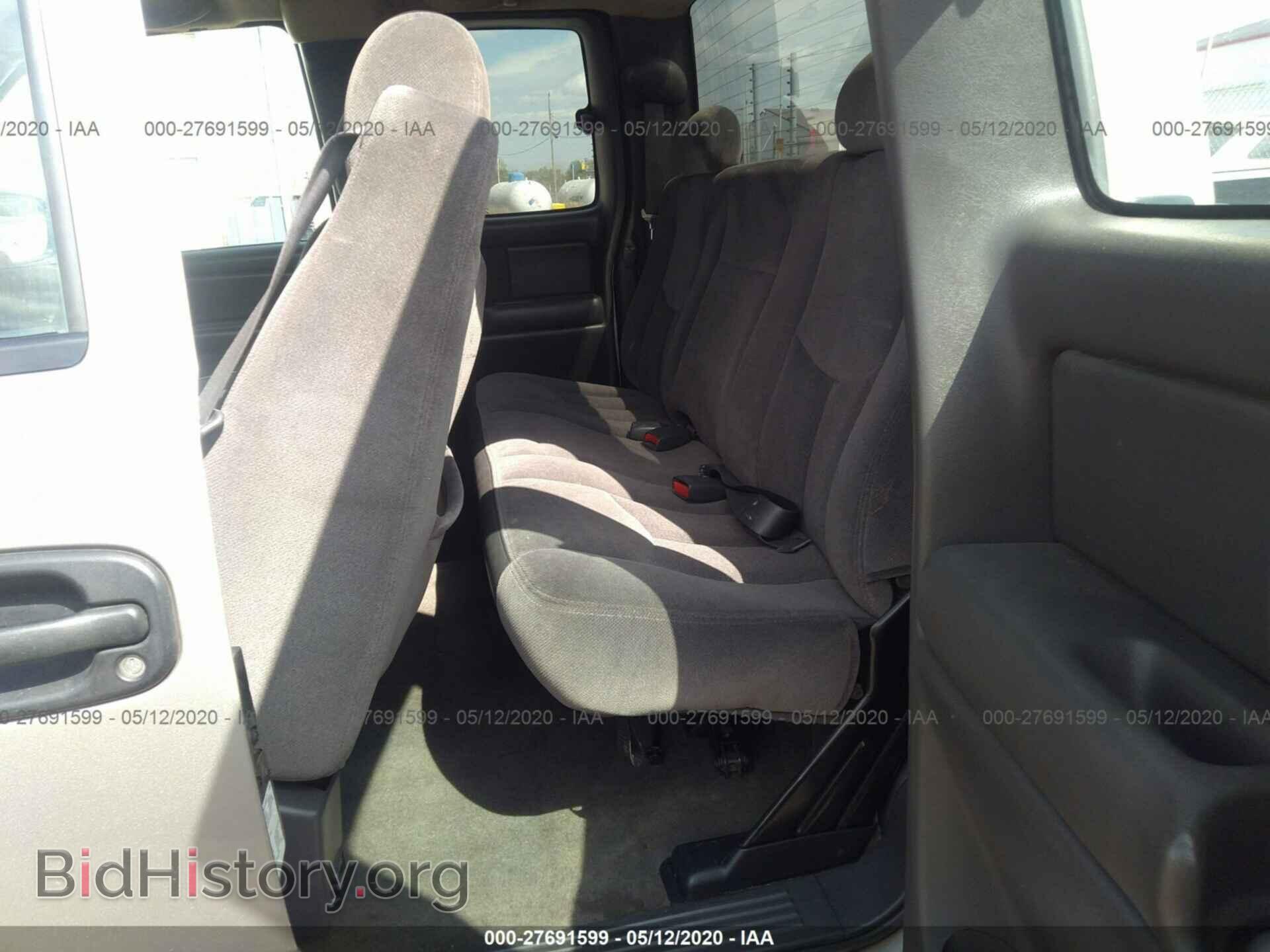 2004 GMC NEW SIERRA - VIN: 2GTEC19TX41207442 - Фото 8