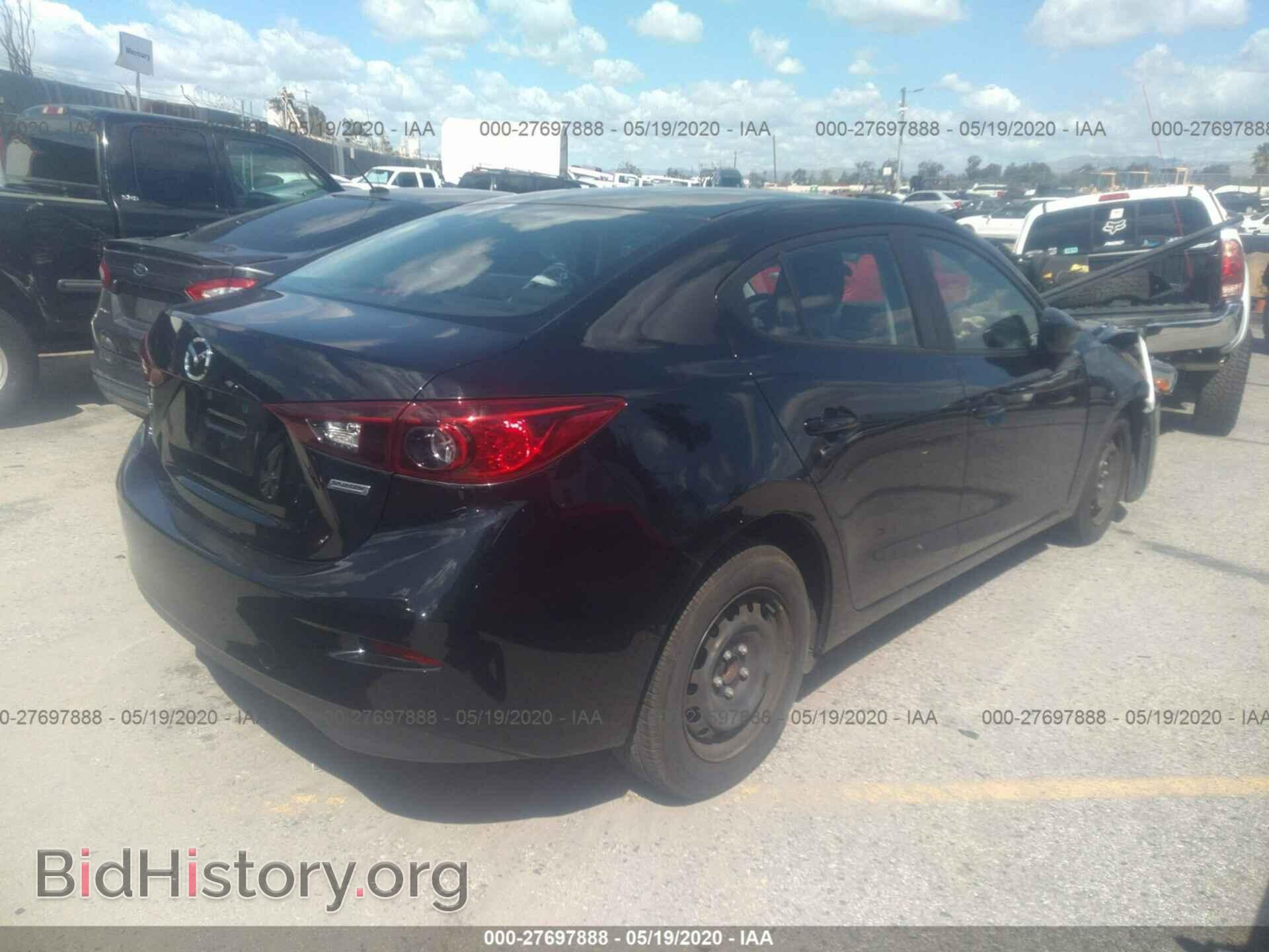 2018 Mazda 3 - VIN: 3MZBN1U72JM215057 - Фото 4