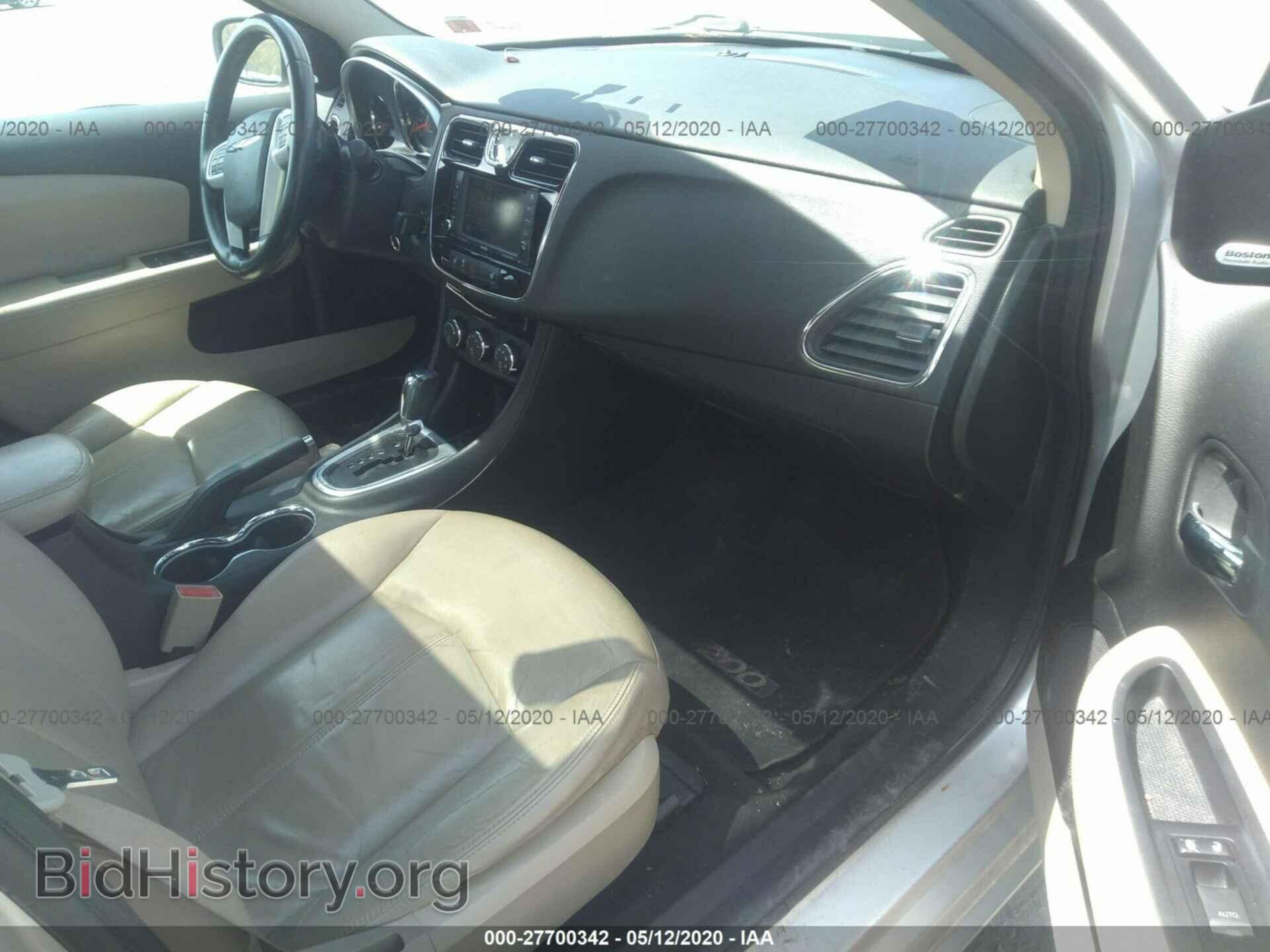 2011 CHRYSLER 200 - VIN: 1C3BC2FG2BN526883 - Photo 5