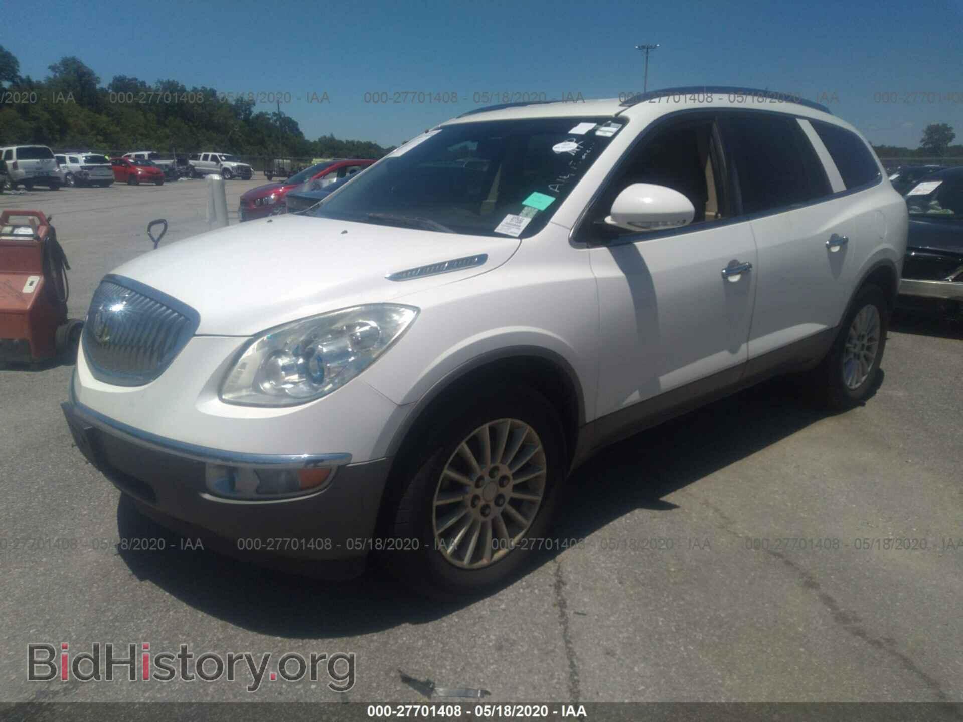 2011 BUICK ENCLAVE - VIN: 5GAKRAED1BJ190065 - Photo 2