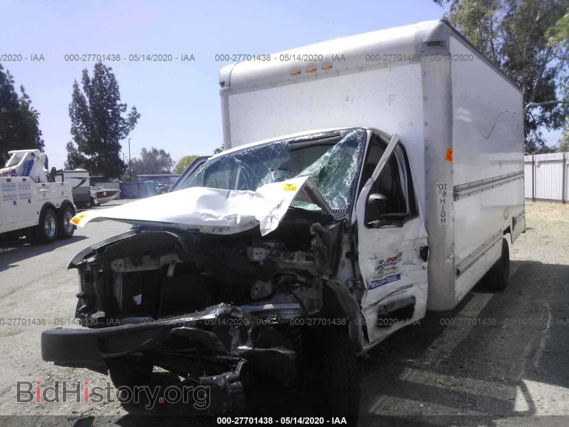 2011 FORD ECONOLINE - VIN: 1FDWE3FL3BDA91075 - Фото 2