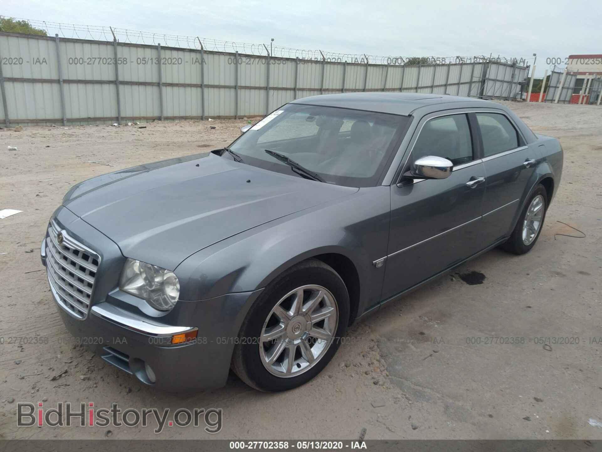 2006 CHRYSLER 300C - VIN: 2C3KA63H46H147103 - Фото 2