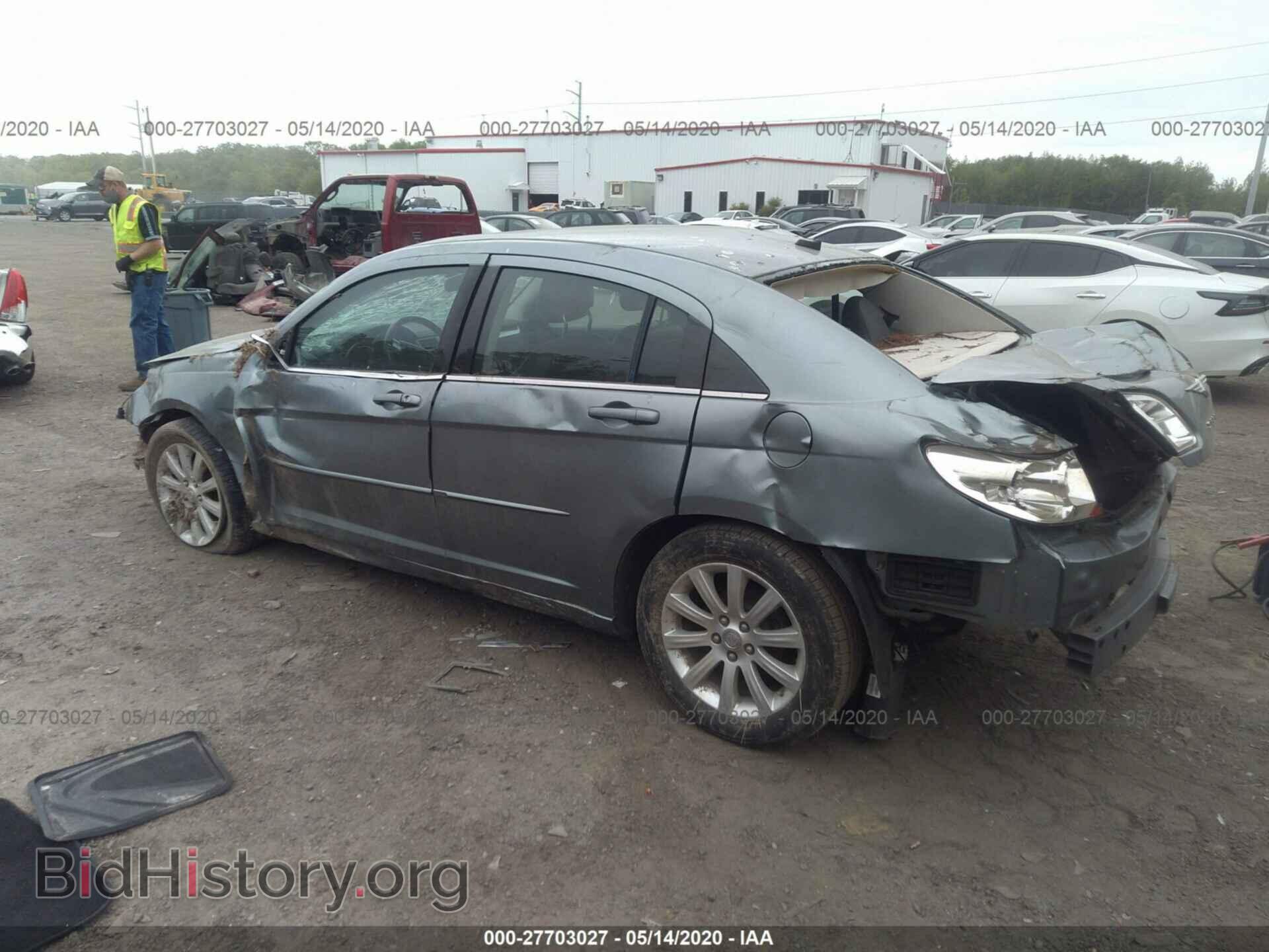 2010 CHRYSLER SEBRING - VIN: 1C3CC5FB8AN228248 - Фото 3