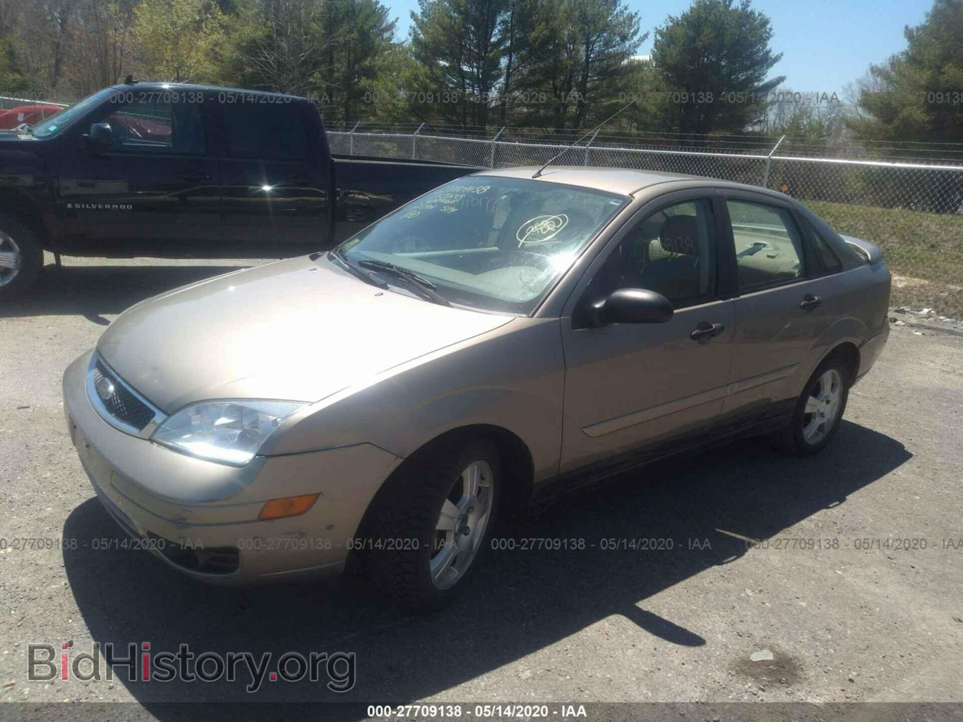 2005 Ford Focus - VIN: 1FAFP34N95W165357 - Фото 2