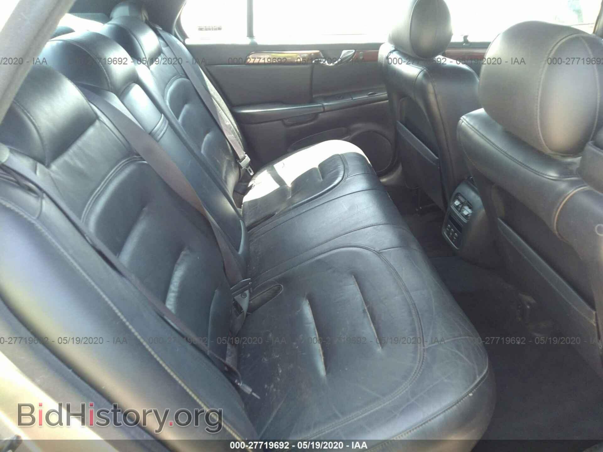 2001 CADILLAC DEVILLE - VIN: 1G6KD54Y21U128604 - Photo 8