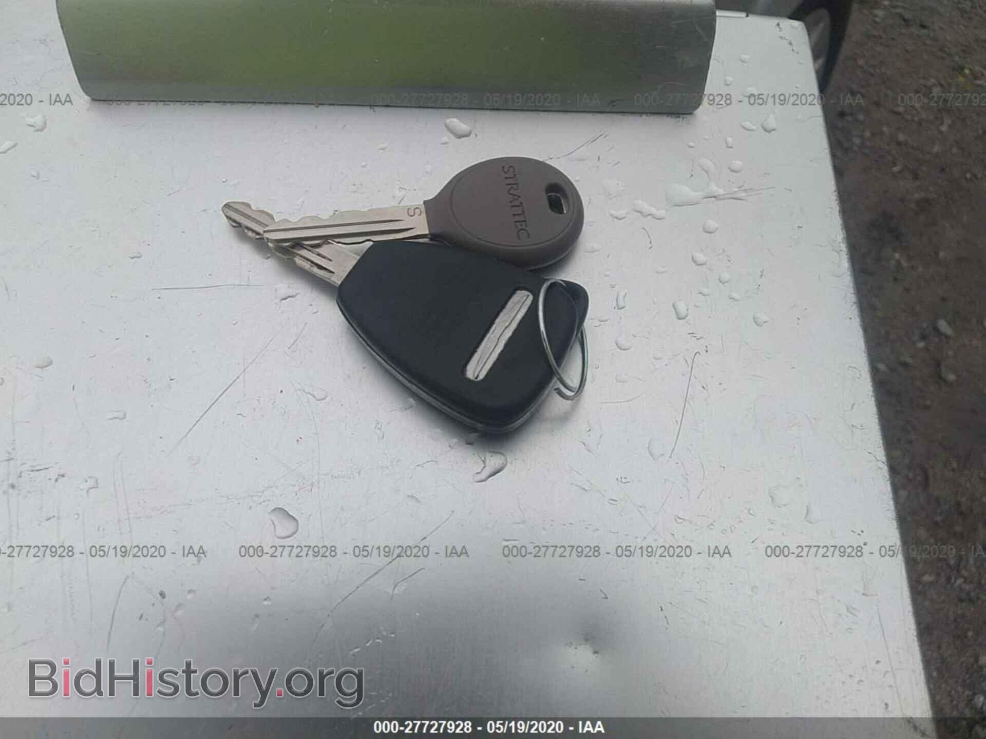 2012 CHRYSLER 200 - VIN: 1C3CCBAB8CN100794 - Фото 11