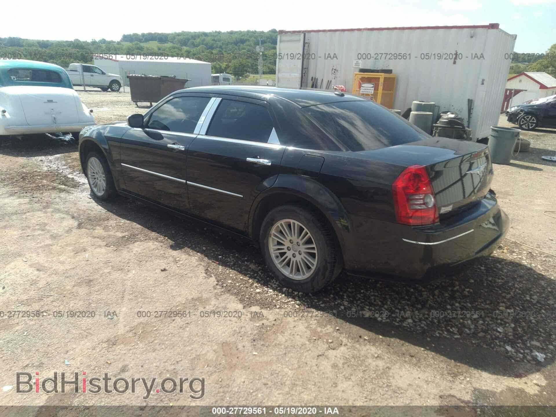 2010 CHRYSLER 300 - VIN: 2C3CA5CV3AH102201 - Фото 3
